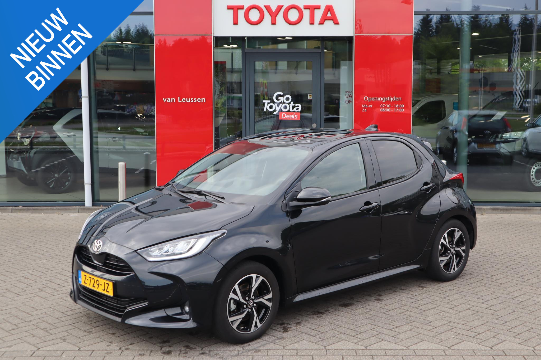 Toyota Yaris 1.5 HYBRID 115 FIRST EDITION LED APPLE/ANDROID NAVI 16" AD-CRUISE CAMERA LM-VELGEN NL-AUTO