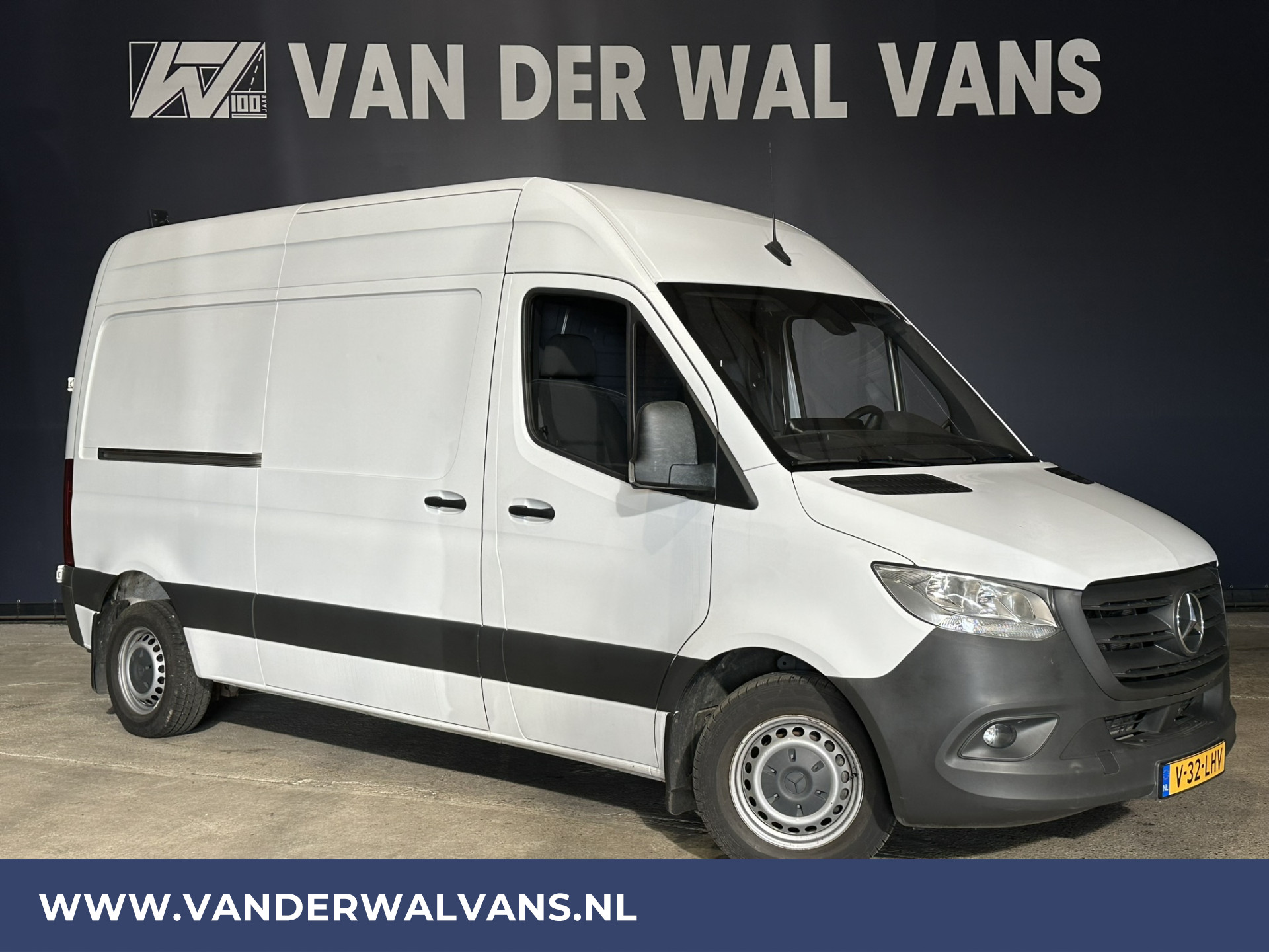 Mercedes-Benz Sprinter 314 CDI 143pk L2H2 Euro6 Airco | Camera | Navigatie | Apple Carplay | Trekhaak Android Auto, Cruisecontrol, Chauffeursstoel