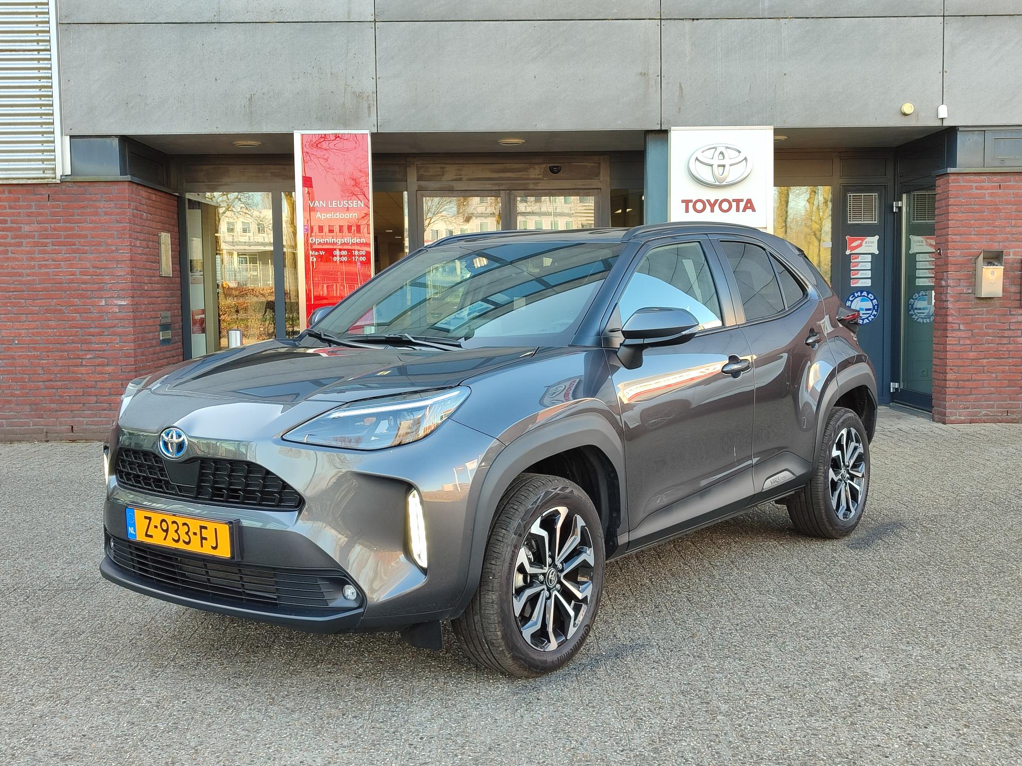Toyota Yaris Cross HYBRID 115 DYNAMIC NAVI KEYLESS 17'' LM-VELGEN APPLE/ANDROID CAMERA BLUETOOTH CLIMA AD-CRUISE NL-AUTO