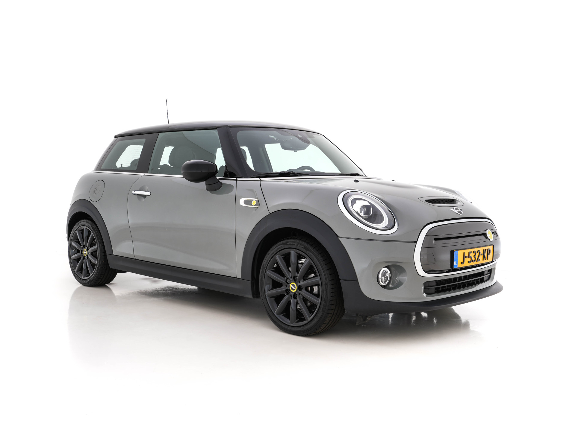 MINI Electric Mini Essential 33 kWh [3-Fase] (INCL-BTW) *FULL-LED | DIGI-COCKPIT | 1/2-LEATHER | CAMERA | KEYLESS | SPORT-SEATS | NAVI-FULLMAP | AMBIENT-LIGHT | DAB | CRUISE | SPORT-SEATS | 17"ALU*