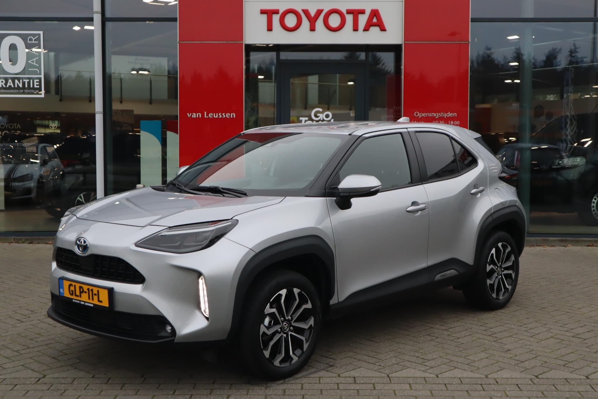 Toyota Yaris Cross 1.5 HYBRID DYNAMIC + STOEL/STUURVERW PARK-SENSOREN APPLE/ANDROID CLIMA AD-CRUISE 17" LM-VELGEN