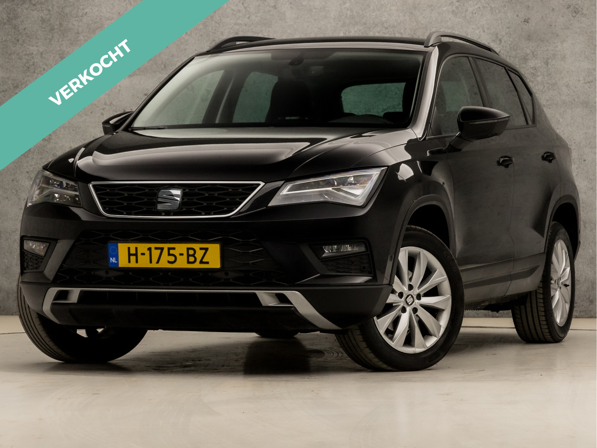 SEAT Ateca 1.0 EcoTSI Sport (APPLE CARPLAY, GROOT NAVI, CAMERA, CLIMATE, DAB+, SPORTSTOELEN, LED KOPLAMPEN, GETINT GLAS, NIEUWE APK, NIEUWSTAAT)