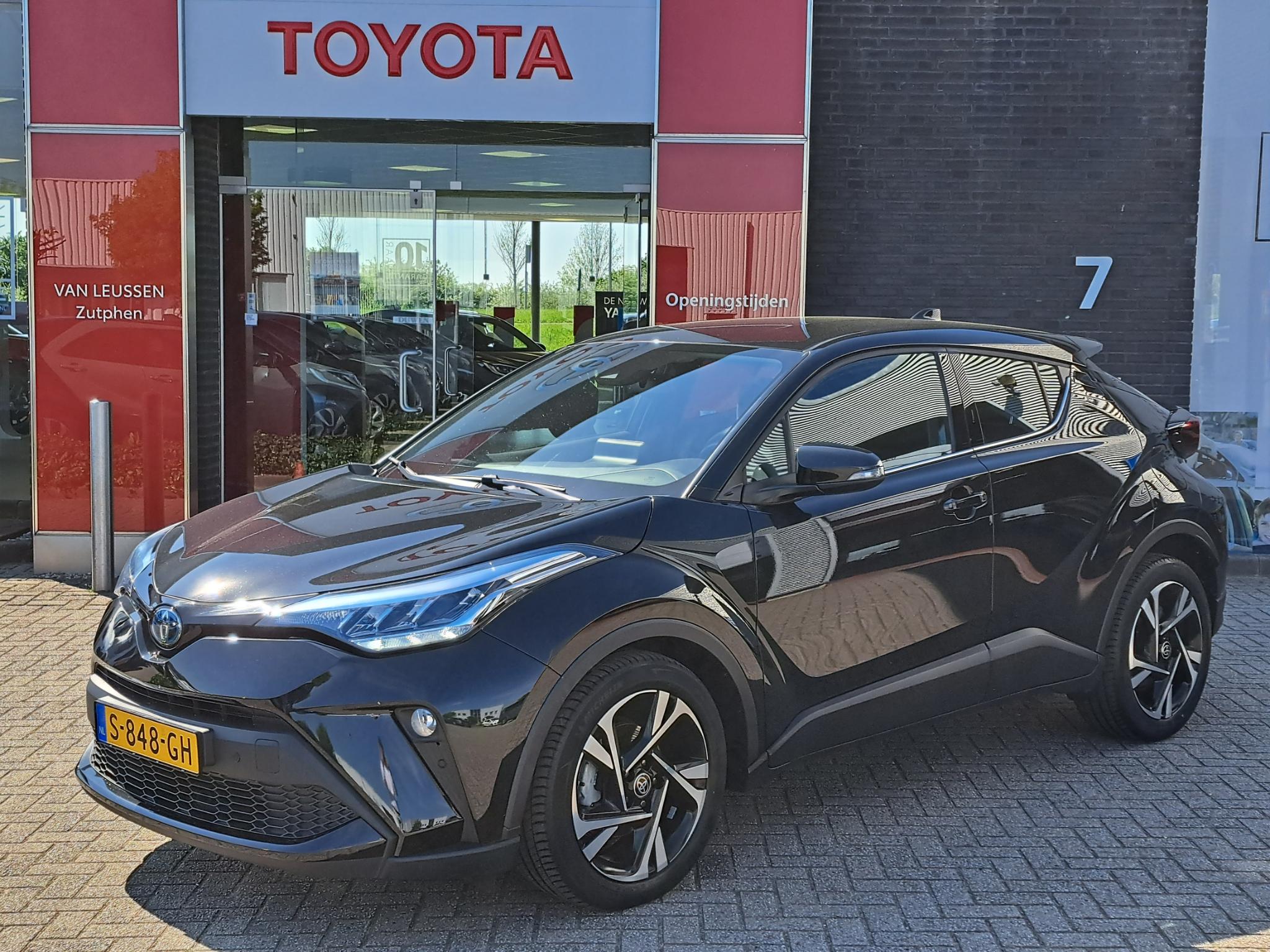 Toyota C-HR 1.8 Hybrid Dynamic NL-AUTO 1E-EIG NAVI KEYLESS 18"LMV APPLE/ANDROID AD-CRUISE BLUETOOTH PARK-SENSOREN