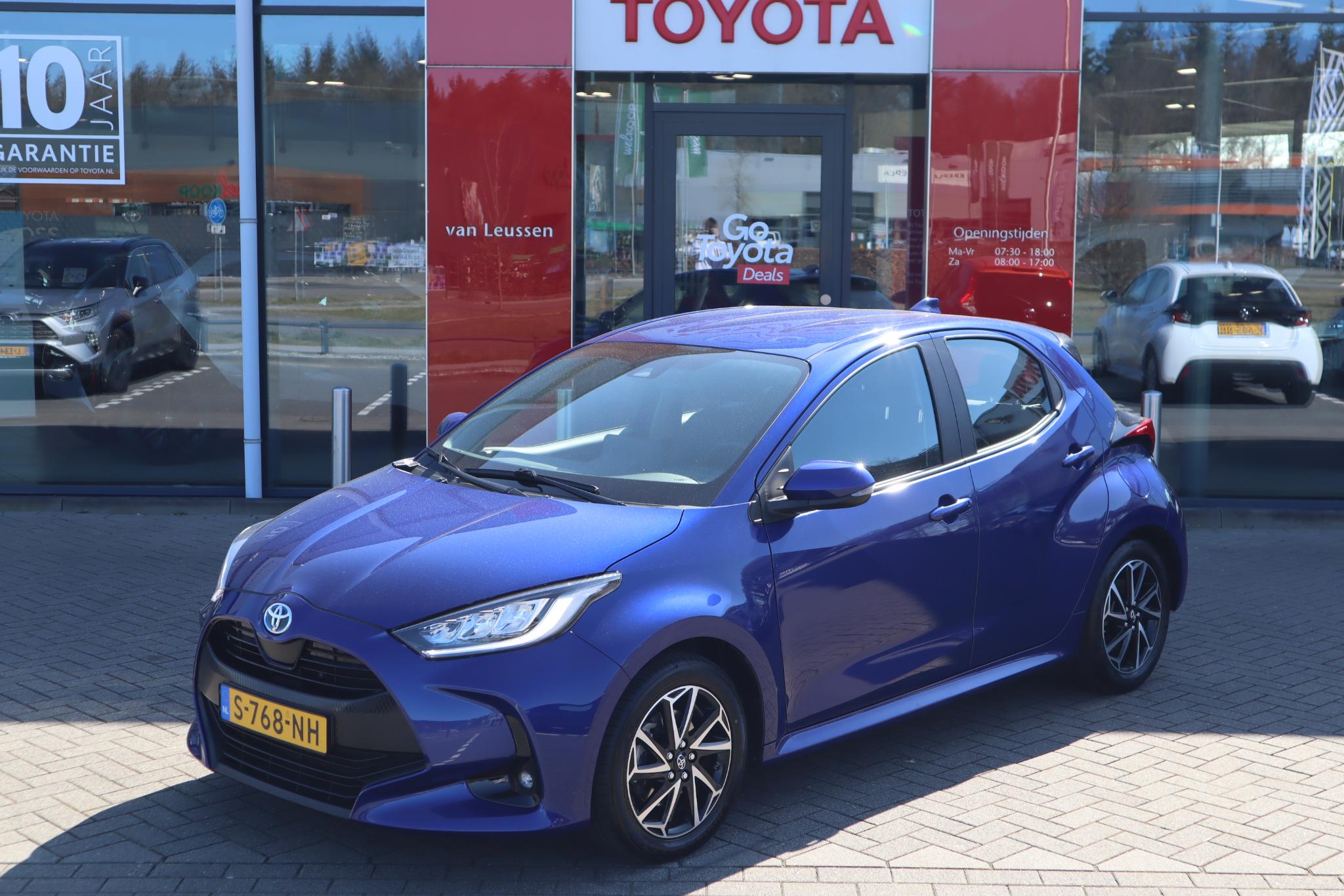 Toyota Yaris 1.5 HYBRID DYNAMIC APPLE/ANDROID 16"LM-VELGEN LED-PAKKET KEYLESS DAB NL-AUTO