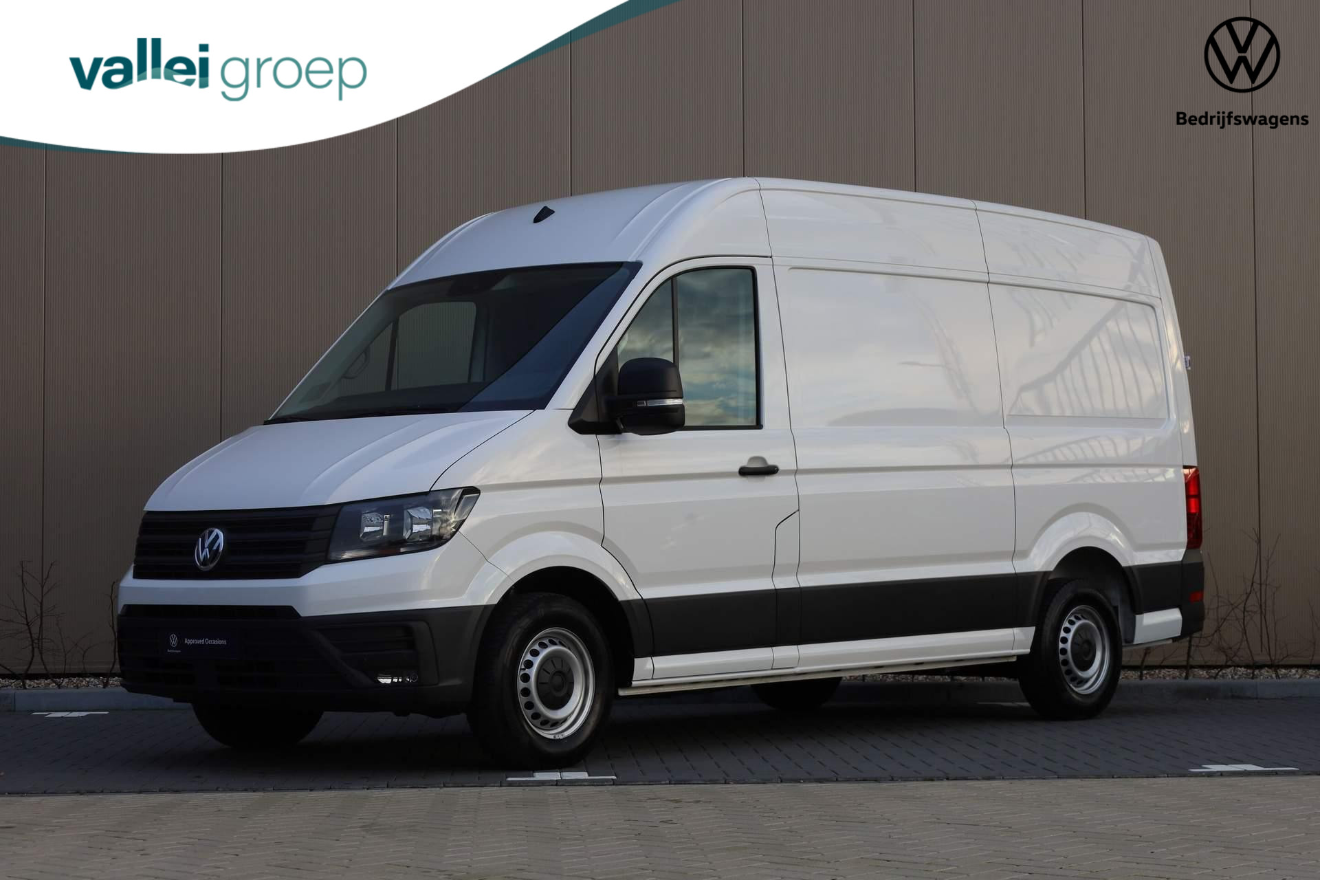 Volkswagen Crafter 30 2.0 TDI 140PK L3H3 Comfortline | 3-zits | Parkeersensoren voor/achter | Apple Carplay / Android Auto | Verwarmbare voorruit