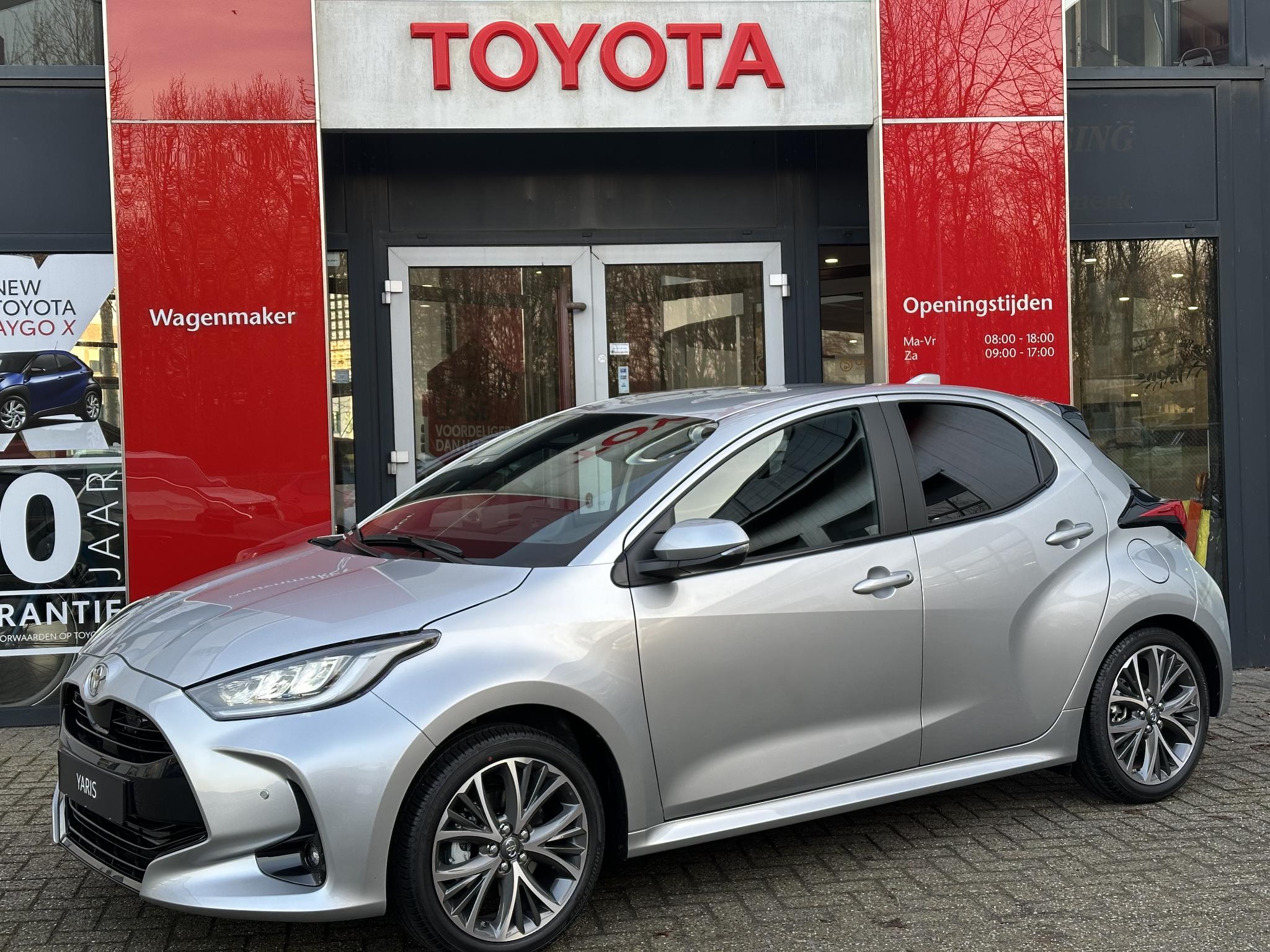 Toyota Yaris 1.5 Hybrid 130 Executive NIEUW DIRECT LEVERBAAR BLIND SPOT KEYLESS STOEL/STUURVERW 17"LICHTMETAAL