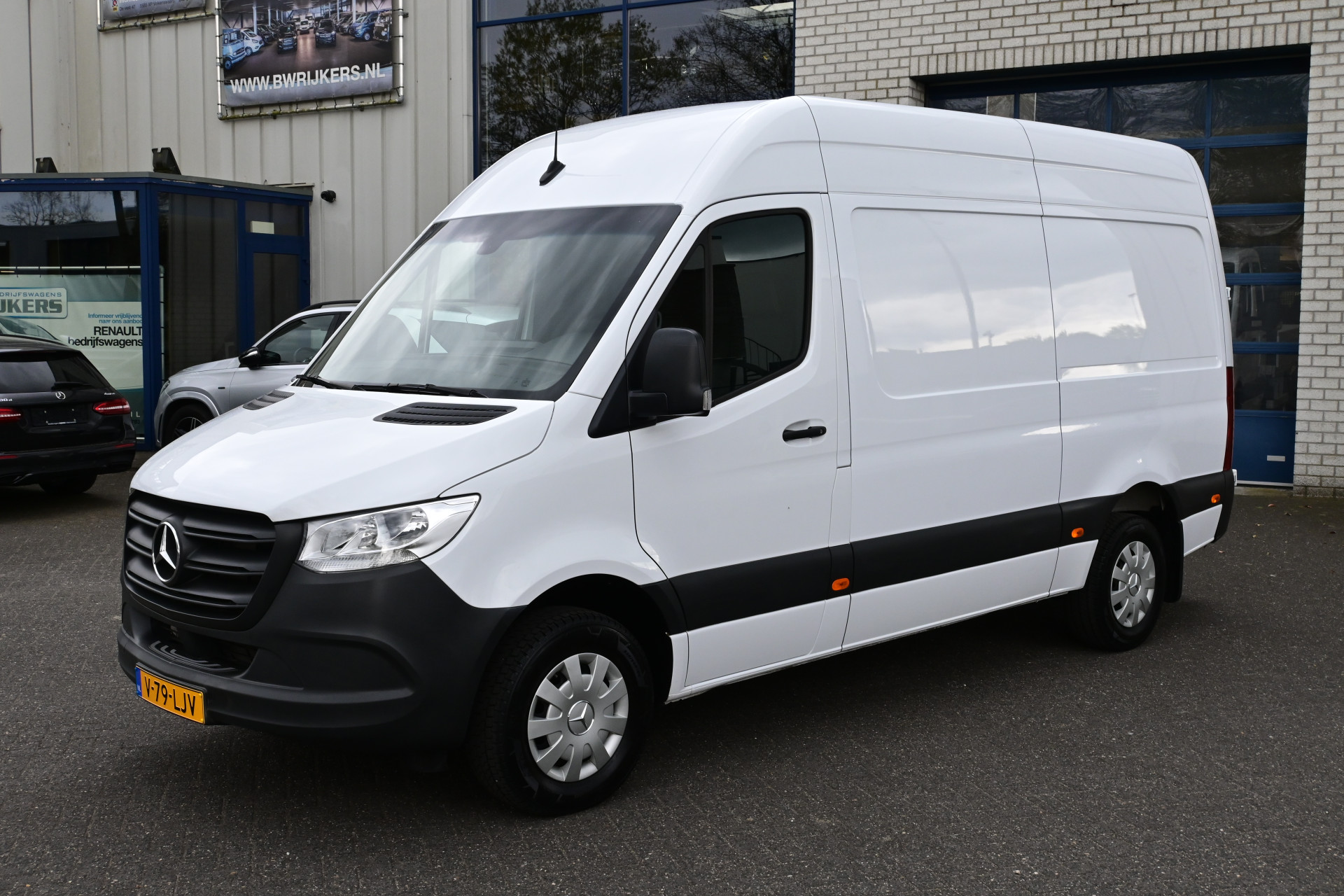 Mercedes-Benz Sprinter 317 CDI L2H2 3500 KG trekhaak, MBUX met camera