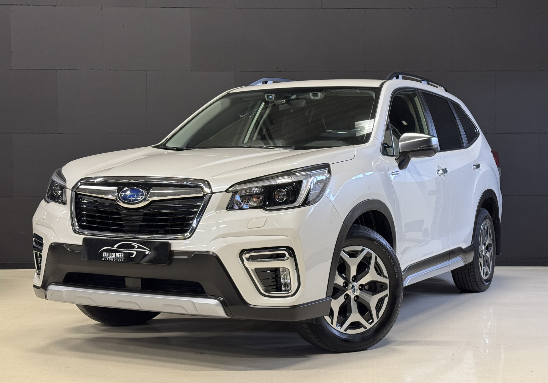 Subaru Forester e-BOXER | Grijs kenteken | Carplay | Trekhaak | Adaptive cruise | Camera | Stoelverwarming