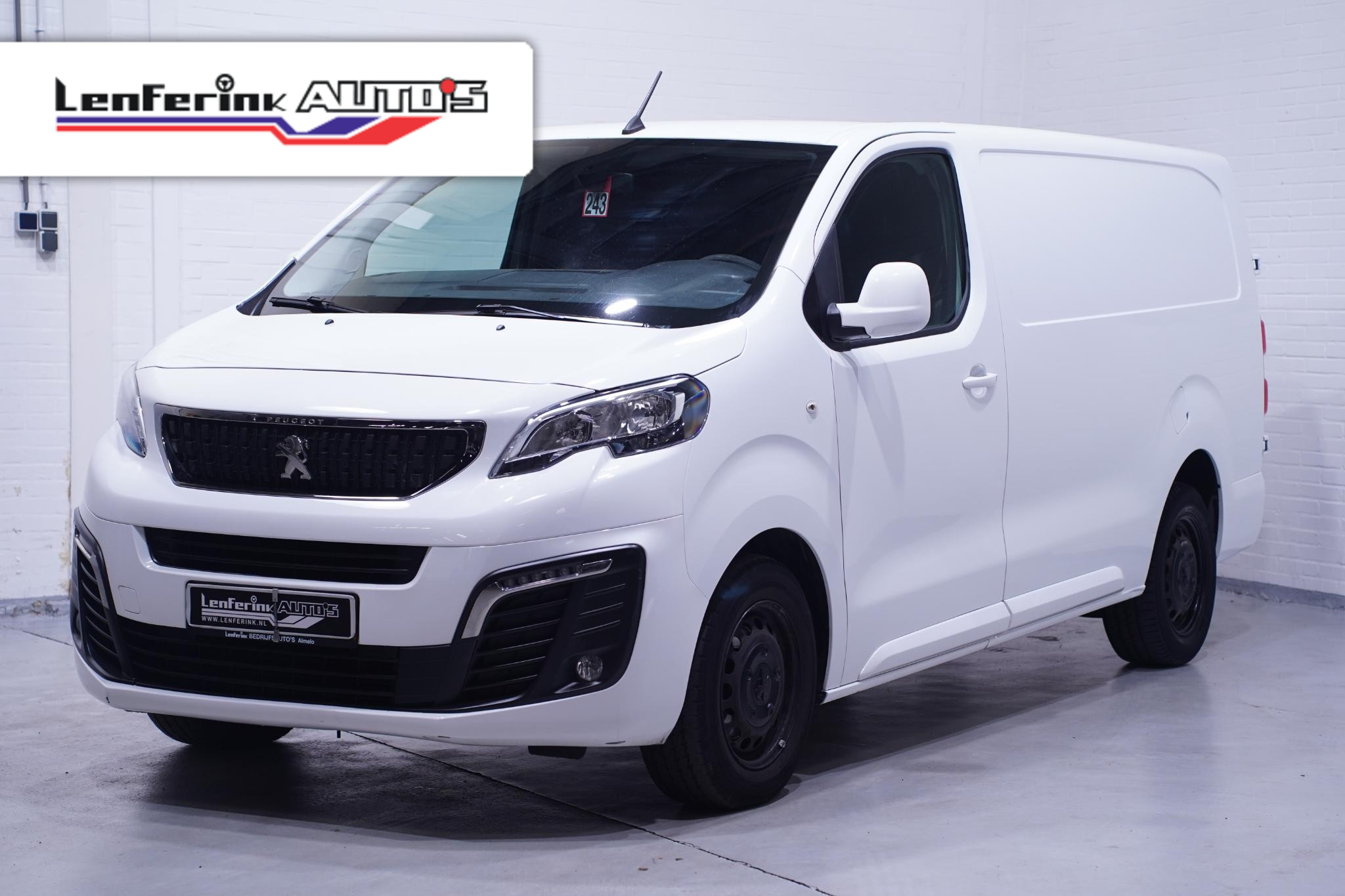 Peugeot Expert 2.0 BlueHDI 120 pk Premium Navi, Trekhaak Airco, Cruise Control, Multistuur, 3-Zits