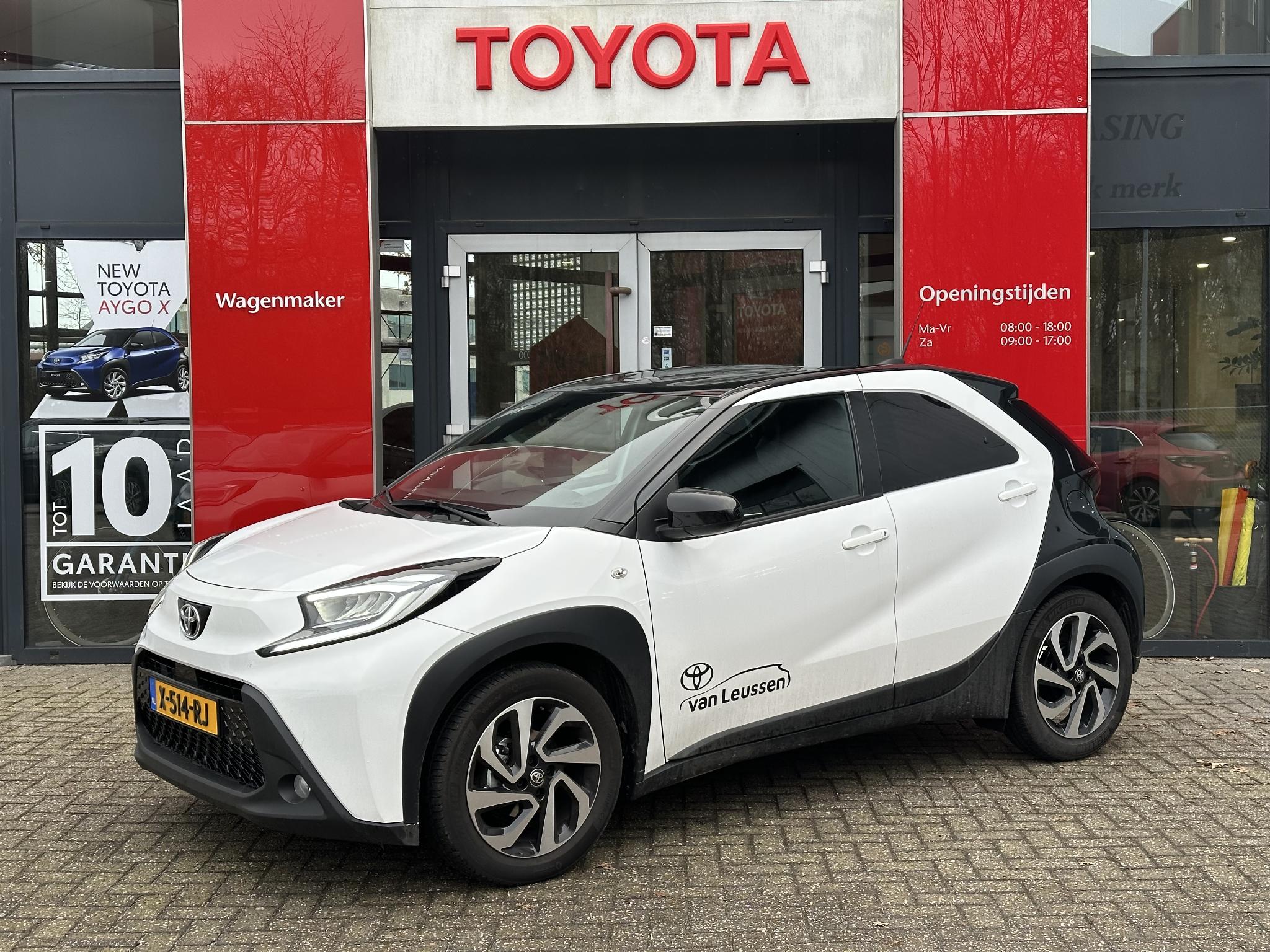 Toyota Aygo X PULSE APPLE/ANDROID CAMERA CLIMA 17"LMV PRIVACY-GLASS LED DAB+ NL-AUTO