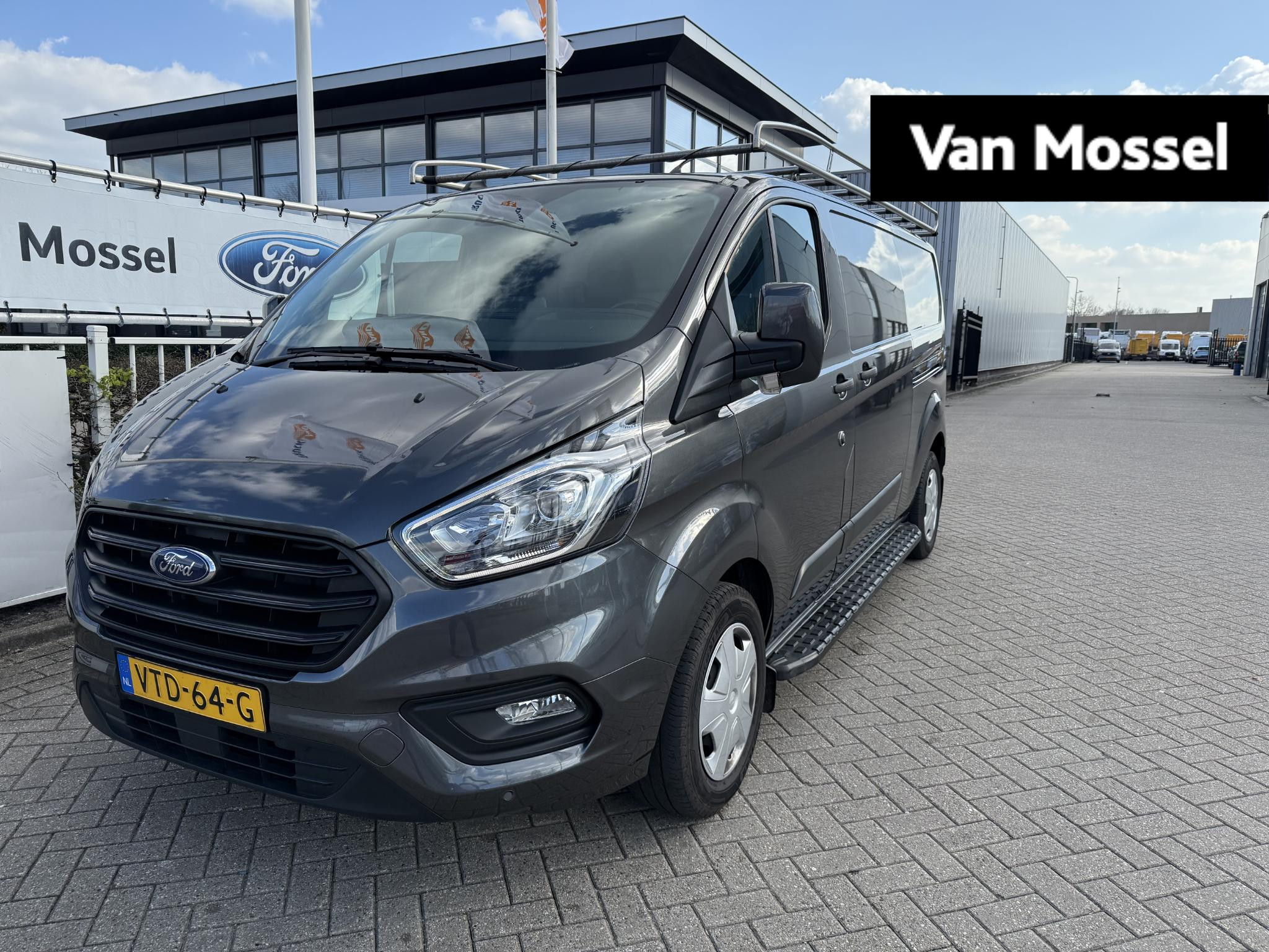 Ford Transit Custom 300 2.0 TDCI L2H1 Trend Navigatie | trekhaak | Dubbele schuifdeur | Achteruitrij camera