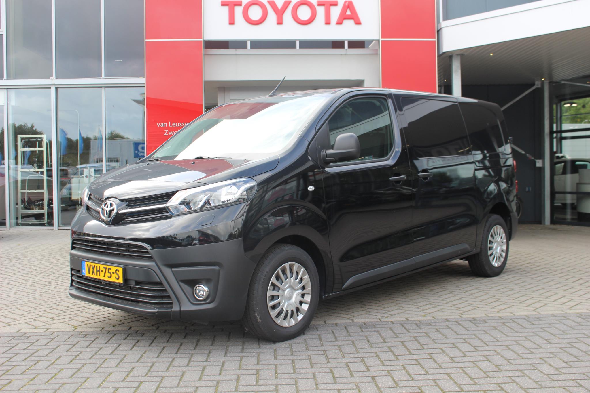 Toyota ProAce Worker 2.0 D-4D LIVE AUTOMAAT Toyota PROACE Worker 2.0 D-4D LIVE NIEUW & DIRECT LEVERBAAR!!! APPLE/ANDROID CRUISE AIRCO BETIMMERING LAADRUIMTE 2X SCHUIFDEUR