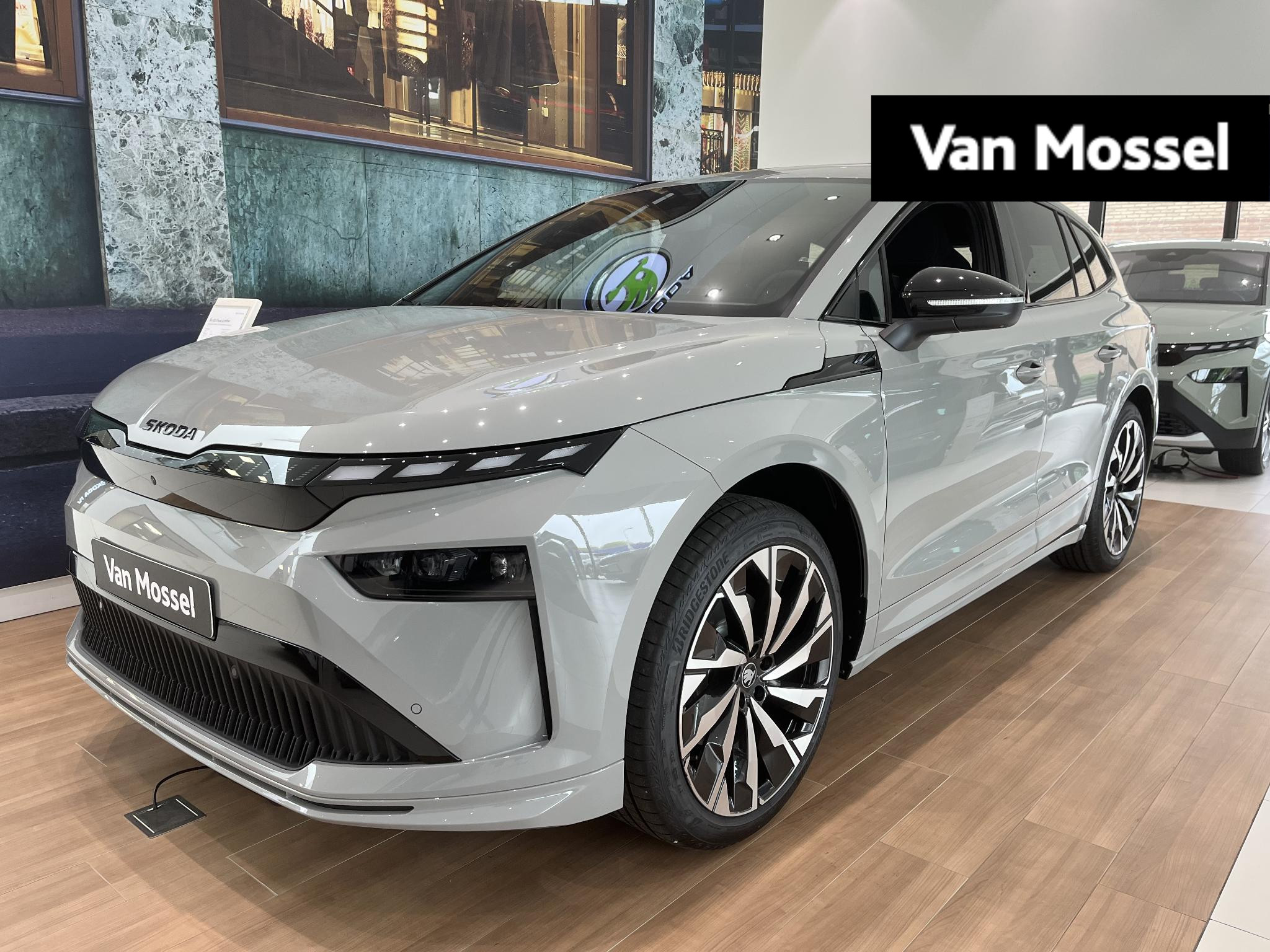 Škoda Enyaq iV 60 Sportline 204 PK | Automaat | Matrix LED Koplampen | Navigatie | Achteruitrijcamera | Climate Control | Adaptive Cruise Control | Parkeersensoren | Elektrische achterklep | Privacy Glass | Stoelverwarming | Lichtmetalen velgen | DIRECT LEVERBAAR! | €2000 Inruilpremie