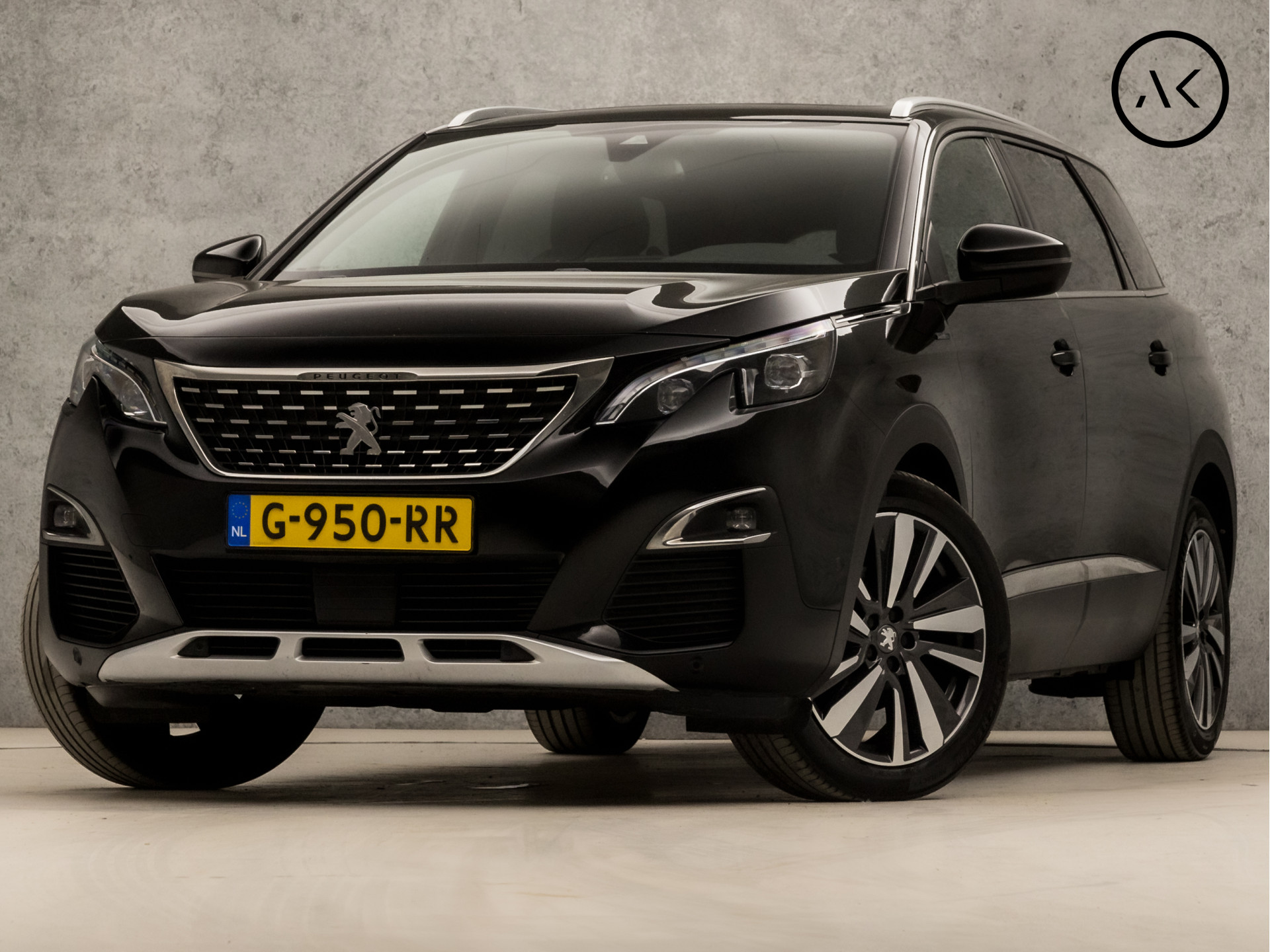 Peugeot 5008 1.2 PureTech GT-Line 7 Persoons (PANORAMADAK, APPLE CARPLAY, GROOT NAVI, 360 CAMERA, LEDER, SPORTSTOELEN, LED KOPLAMPEN, KEYLESS, DAB+, NIEUWE APK, NIEUWSTAAT)