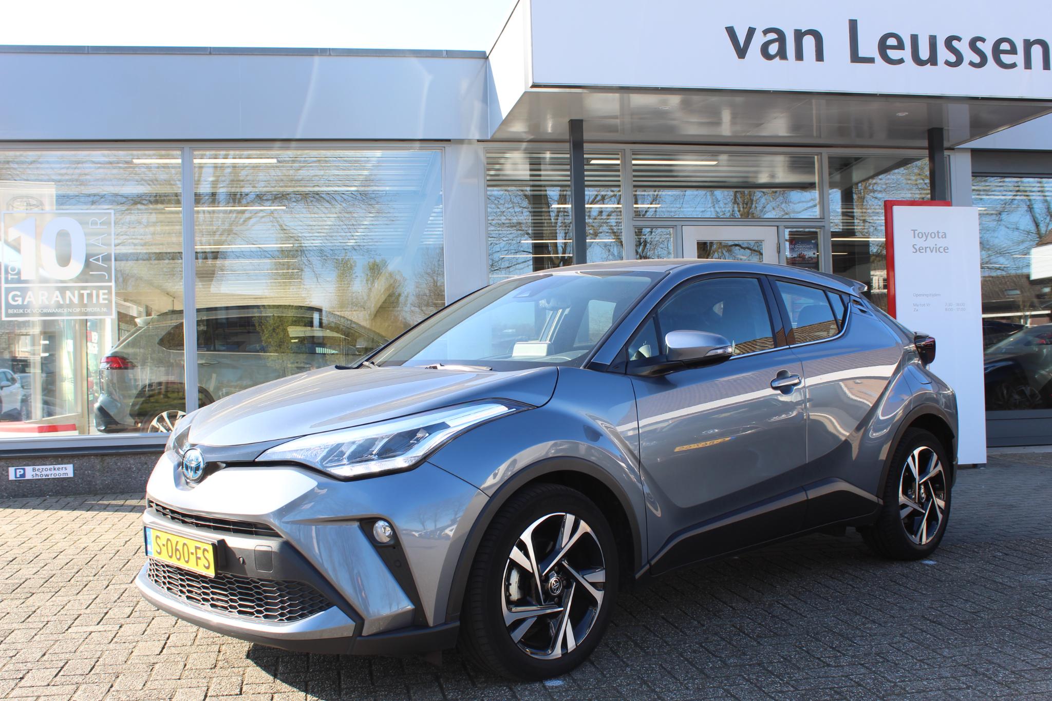 Toyota C-HR 1.8 HYBRID DYNAMIC LED-KOPLAMPEN PARK-SENSOREN V+A NAVI DODEHOEK DETECTIE DAB KEYLESS CAMERA 18"LMV