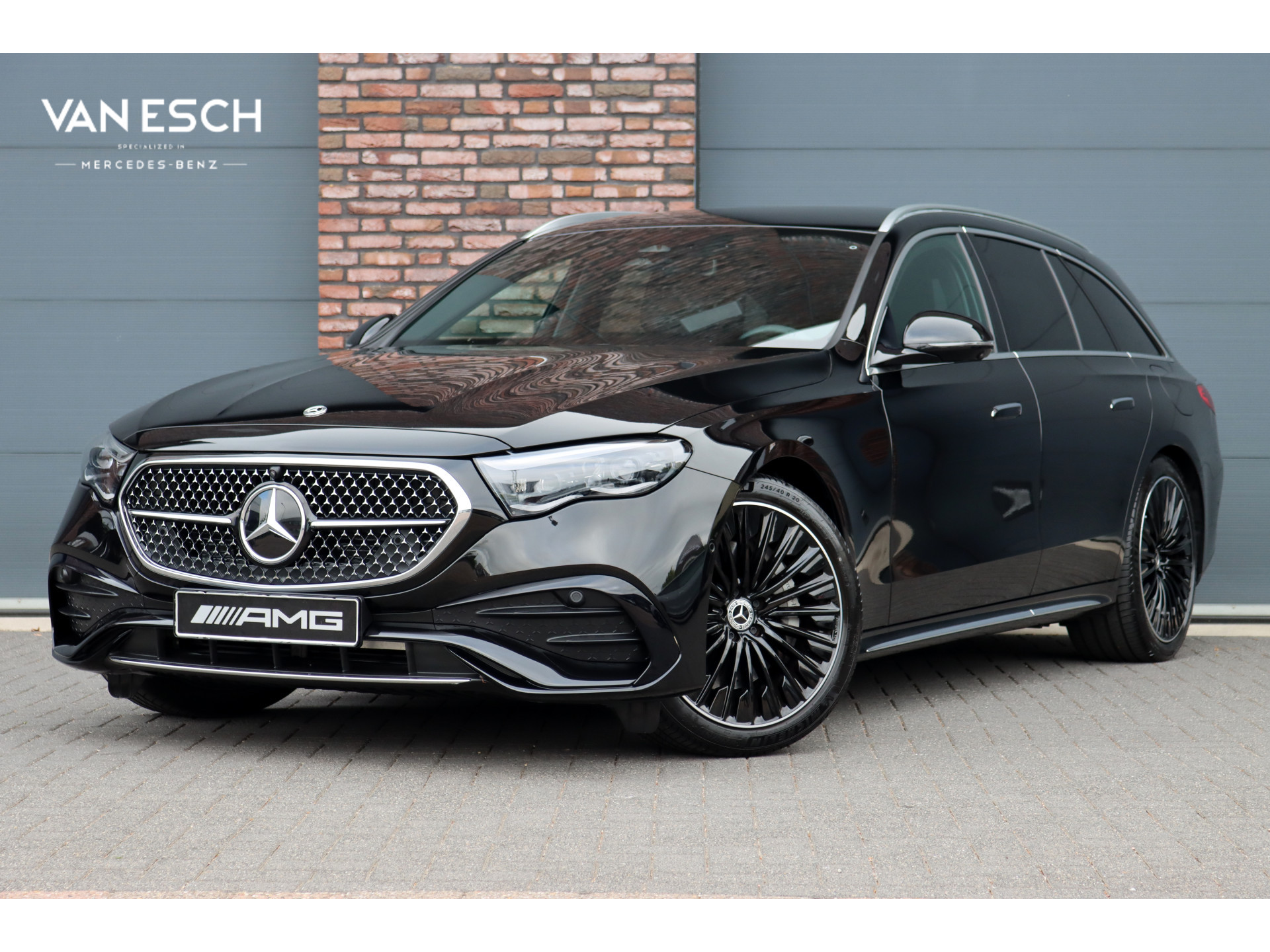 Mercedes-Benz E-Klasse Estate 300 e AMG Line Aut9 | Hyperscreen | Distronic | Burmester | Memory | Verwarmd Stuurwiel | Digital Light | Keyless Go | Zonweringspakket | Augmented Reality |