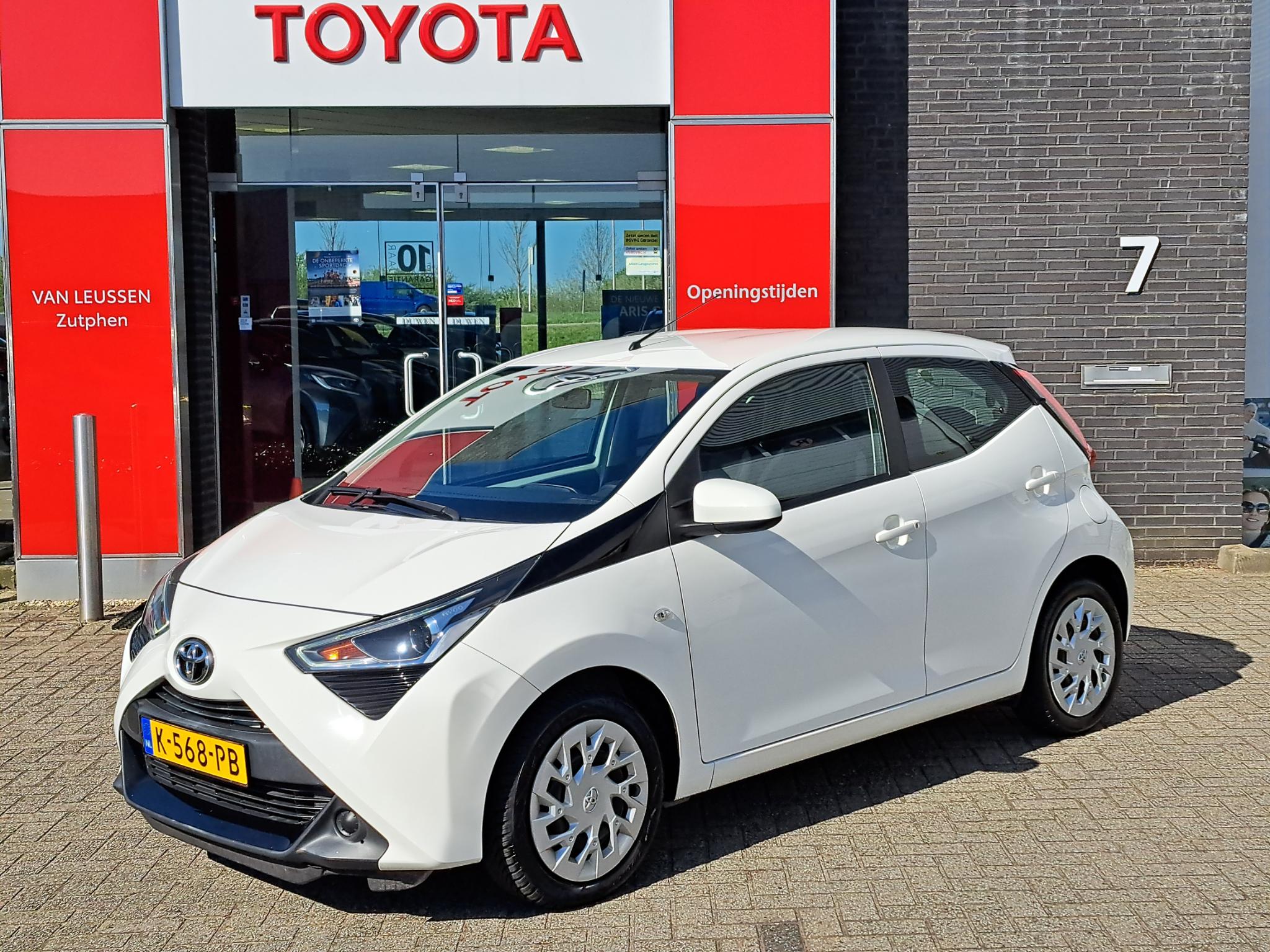 Toyota Aygo X-PLAY 5-DEURS CAMERA AIRCO APPLE/ANDROID CAMERA LED-DAGRIJ AUDIO-STUURWIELBEDIENING NL-AUTO