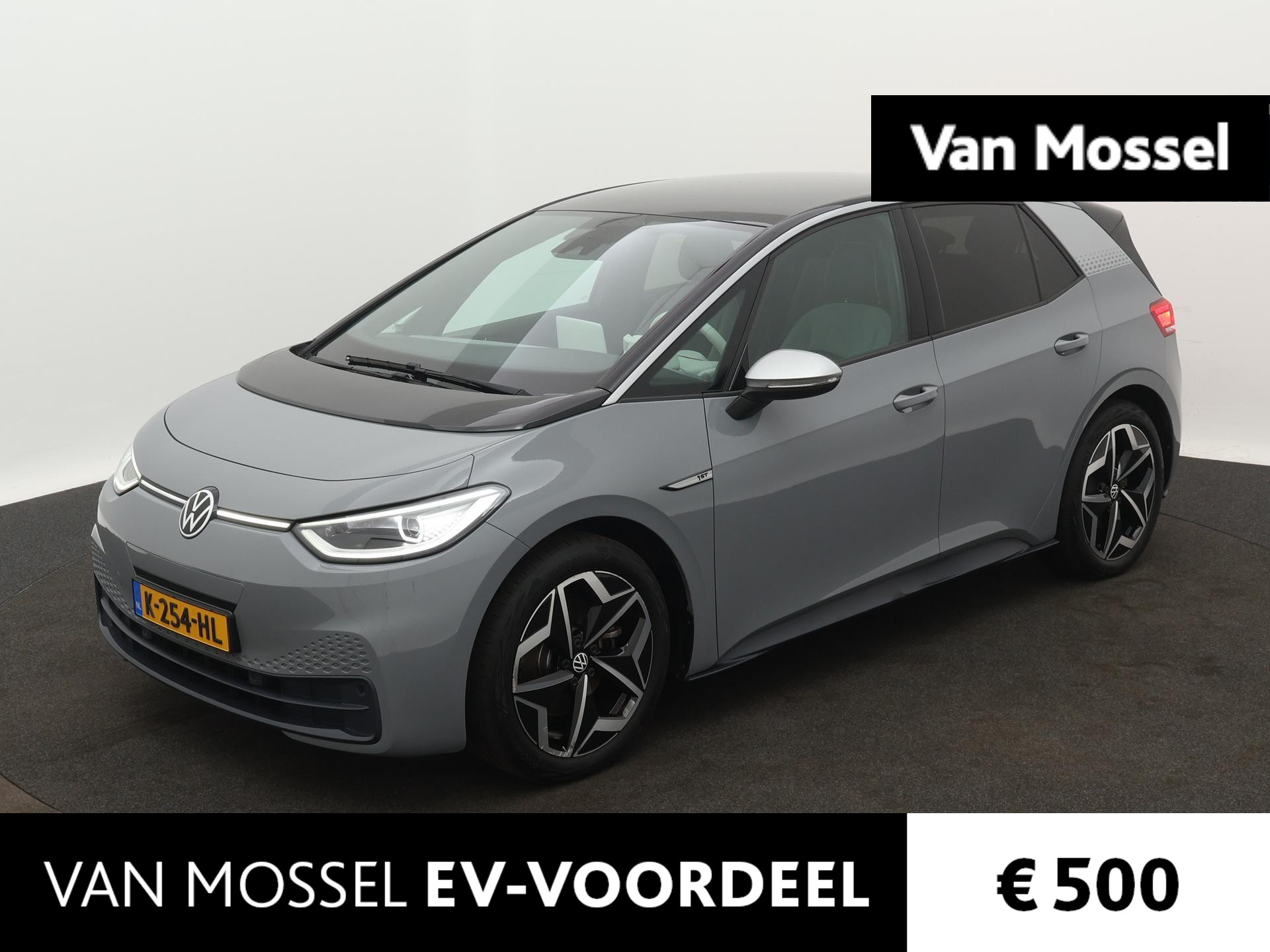 Volkswagen ID.3 First Plus 58 kWh 204 PK | Automaat | Navigatie | Achteruitrijcamera | Parkeersensoren | LED Matrix | Stoelverwarming | Stuurverwarming | Adaptive Cruise Control | Apple Carplay | Android Auto | Keyless | Privacy Glass | Lichtmetalen velgen |