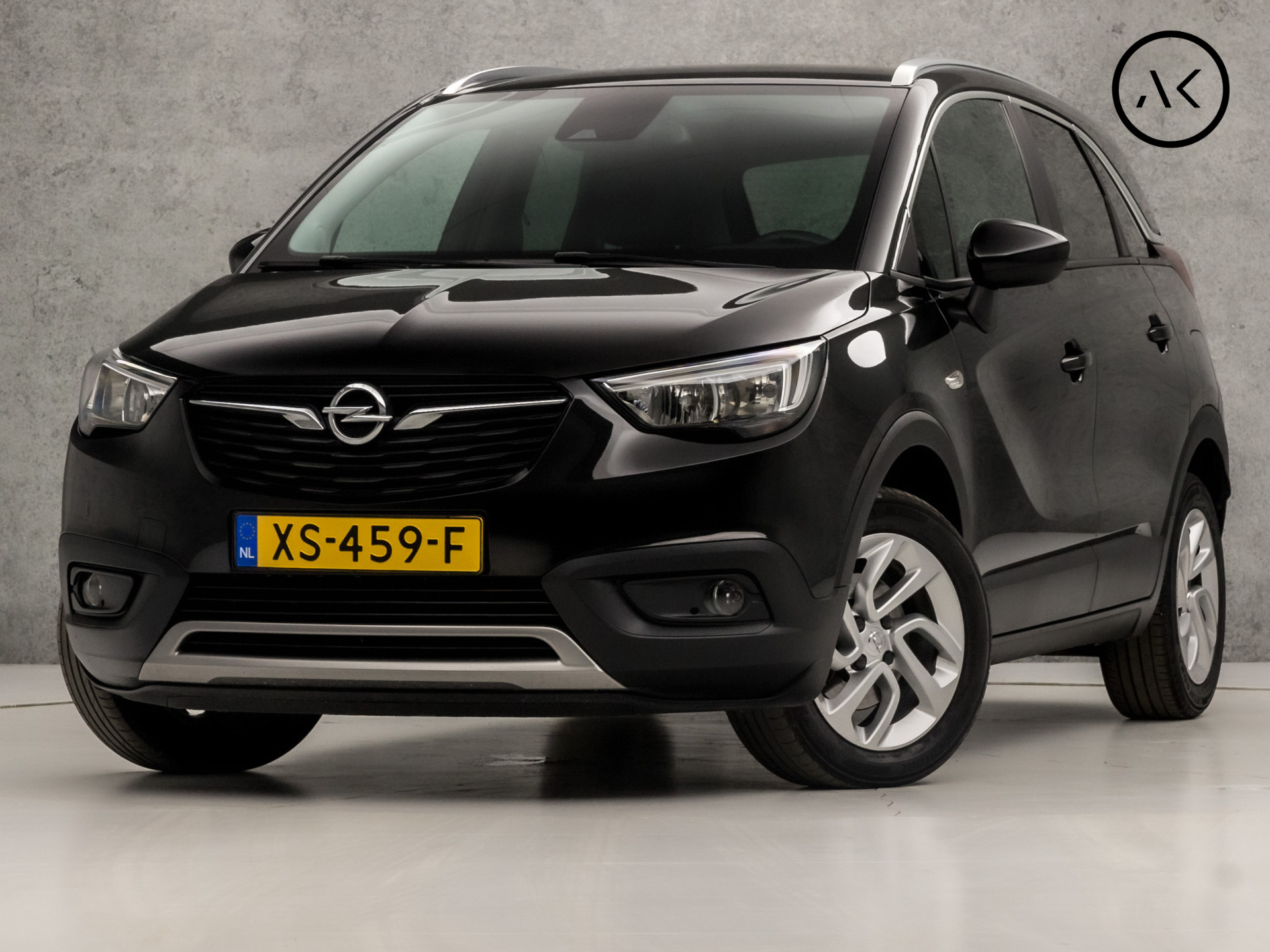 Opel Crossland X 1.2 Turbo Innovation Sport Automaat (APPLE CARPLAY, GROOT NAVI, STUUR/STOELVERWARMING, GETINT GLAS, KEYLESS, LEDER, SPORTSTOELEN, CRUISE, PARKEERSENSOREN, NIEUWSTAAT)
