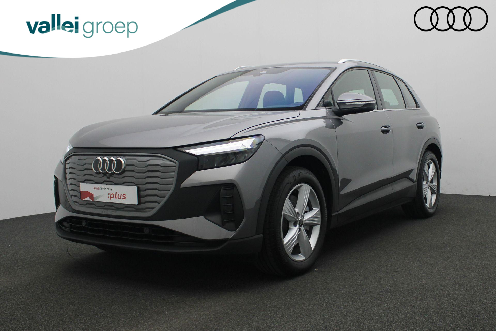 Audi Q4 e-tron 40 Launch edition 77 kWh 204 pk | Warmtepomp | Trekhaak | Demperregeling | Achteruitrijcamera | Stoelverwarming | Adaptive Cruise | Apple Carplay /  Android Auto