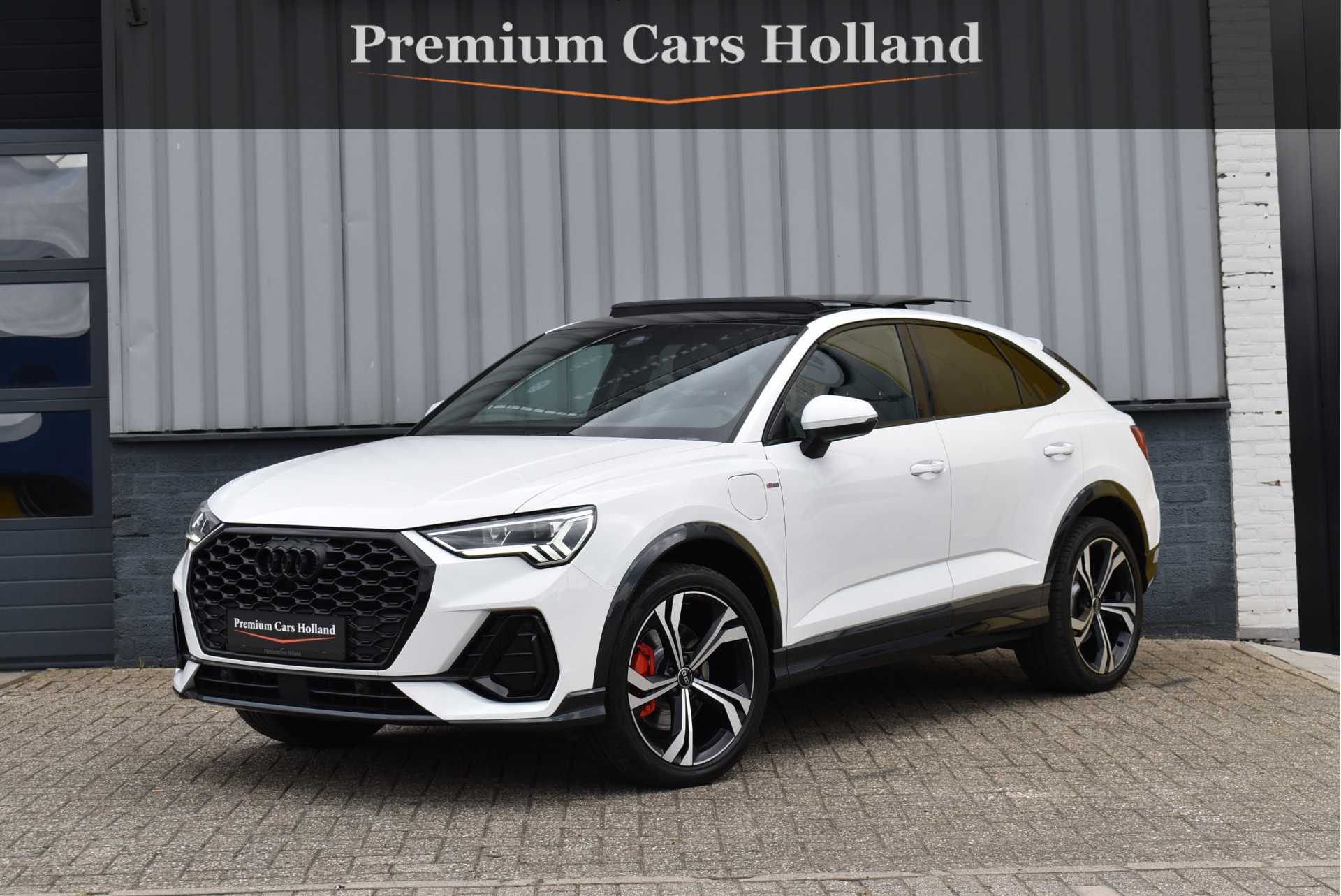 Audi Q3 Sportback 45 TFSI e S-Line 245 Pk Pano Navi Leder Matrix ACC Sonos 20 Inch