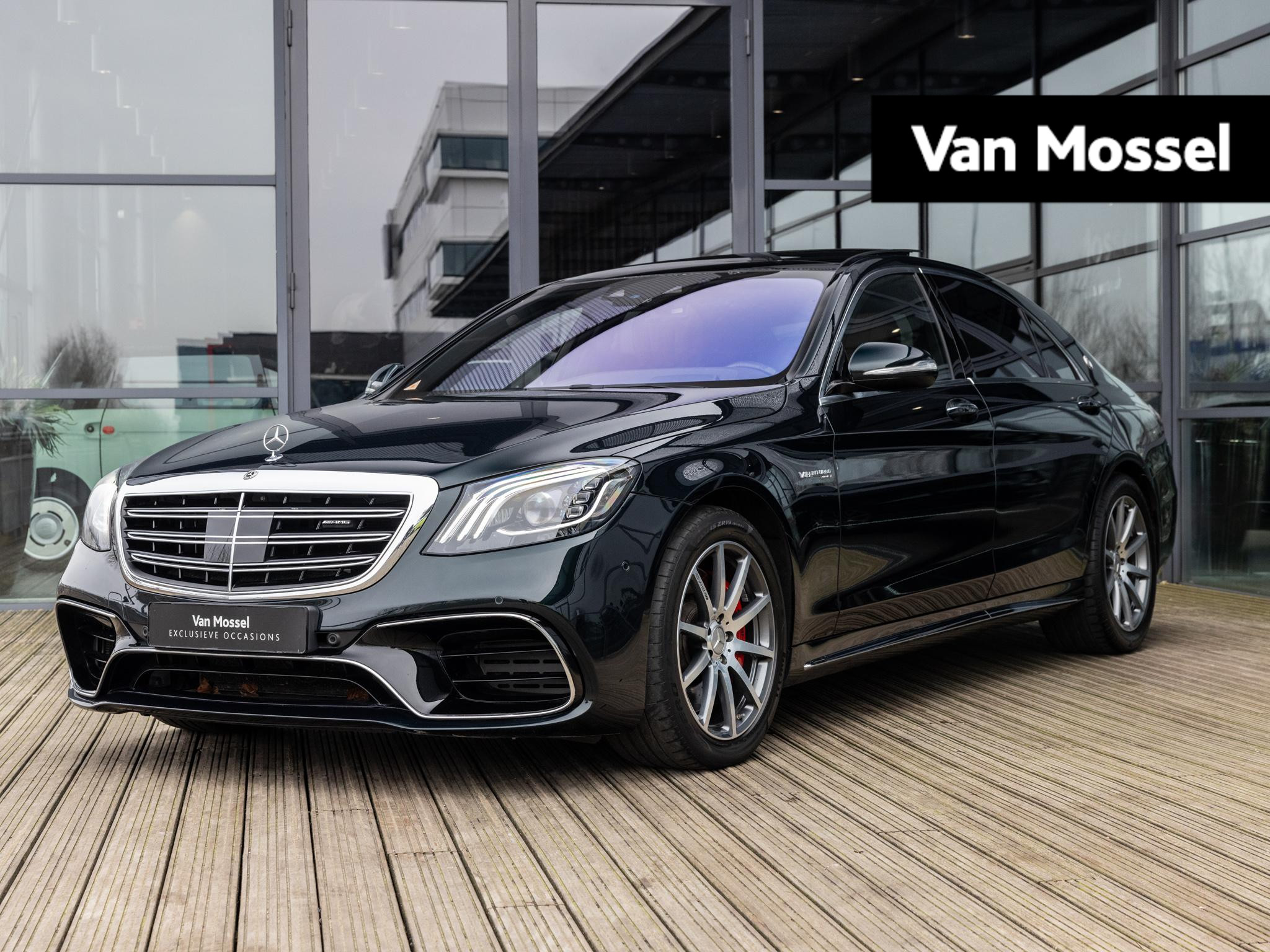 Mercedes-Benz S-Klasse AMG 63 4Matic+ Lang Premium Plus | SMARAGDGROEN | STOELMASSAGE | STOELVENTILATIE | BURMESTER | SOFTCLOSE | MULTIBEAM | RIJ-ASSISTENTIEPAKKET | AMG PERFORMANCE UITLAAT | TV SCHERMEN |