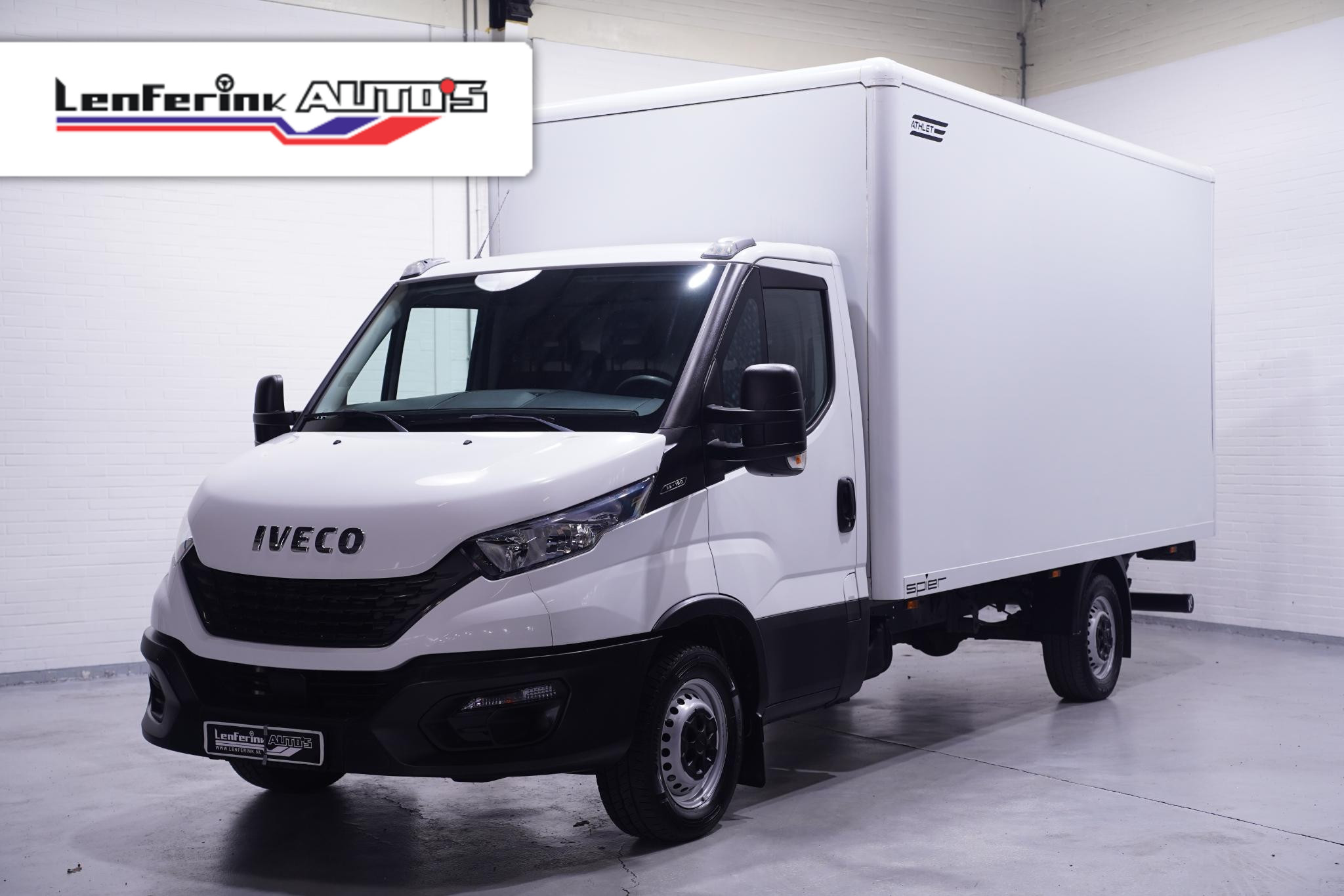 Iveco Daily 35S16 160 pk Bakwagen met Laadklep Airco Audio/DAB+, LxBxH 435x205x210 cm, 3-Zits