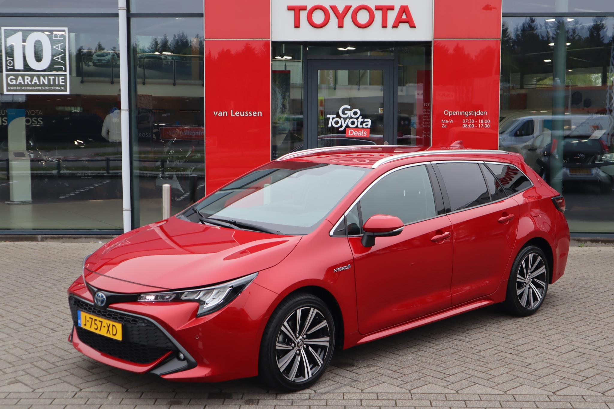 Toyota Corolla Touring Sports 1.8 Hybrid Dynamic APPLE/ANDROID STOELVERW. NAVI 17"LM-VELGEN LED P-SENSOREN PRIVACY-GLASS NL-AUTO