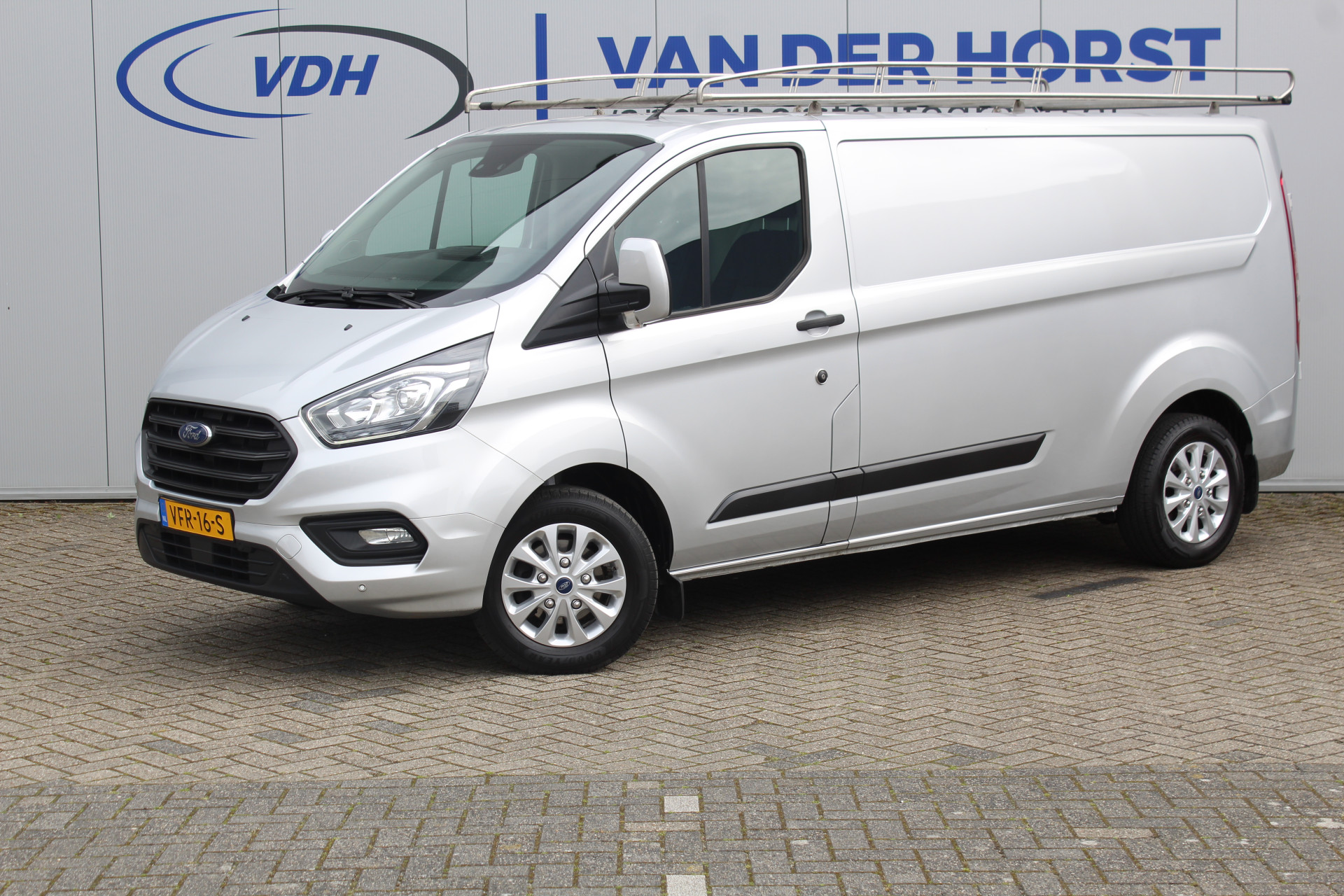 Ford Transit Custom 320 2.0-108pk TDCI L2H1 Trend. Nette Ford Transit Custom lengte 2 voor nog vele jaren werkplezier ! Airco, imperiaal