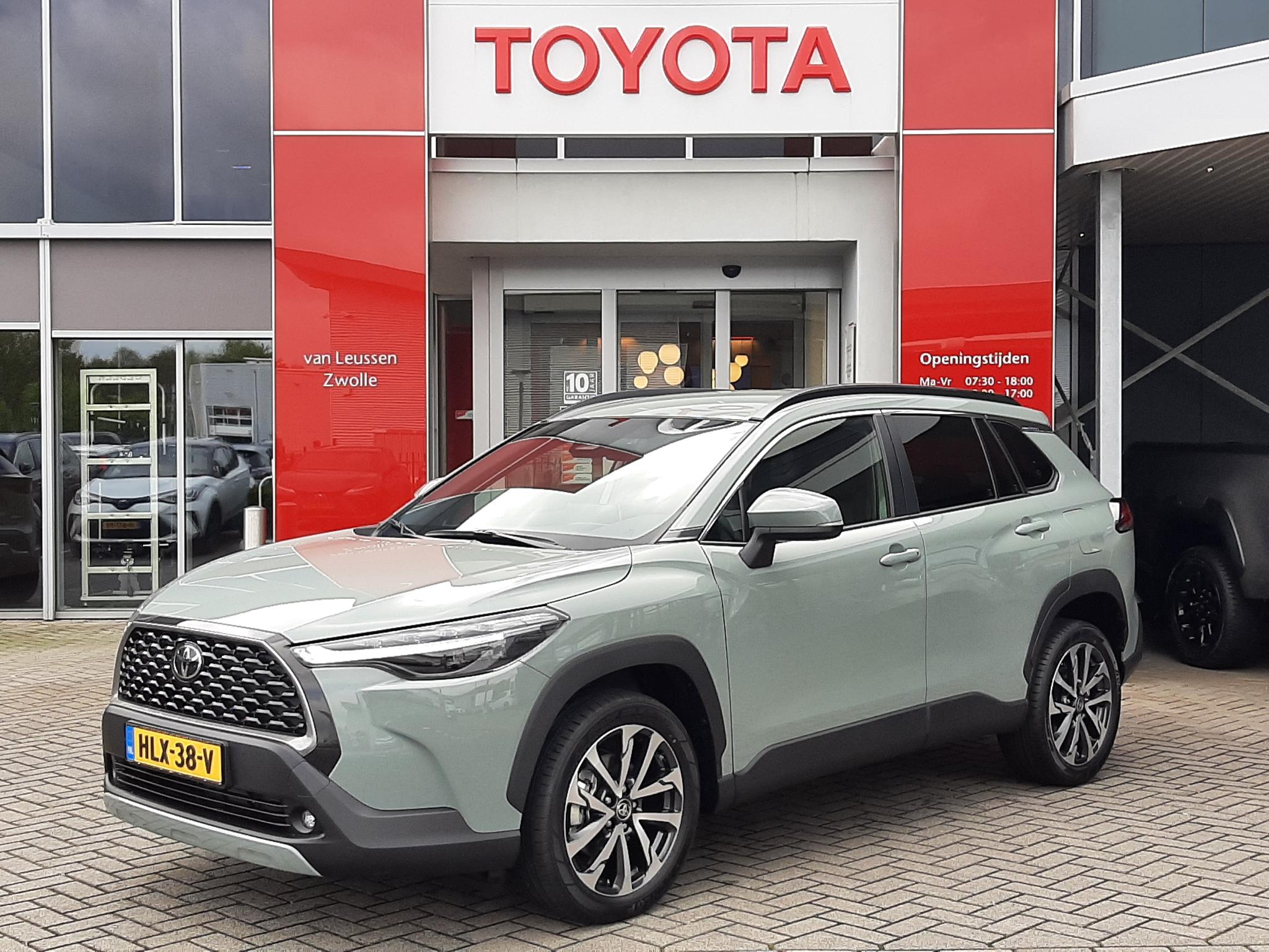 Toyota Corolla Cross 1.8 Hybrid 140 Style STOEL/STUURVERW HALF-LEDER NAVI APPLE/ANDROID AUTO-ACHTERKLEP AD-CRUISE 18"LM-VELGEN