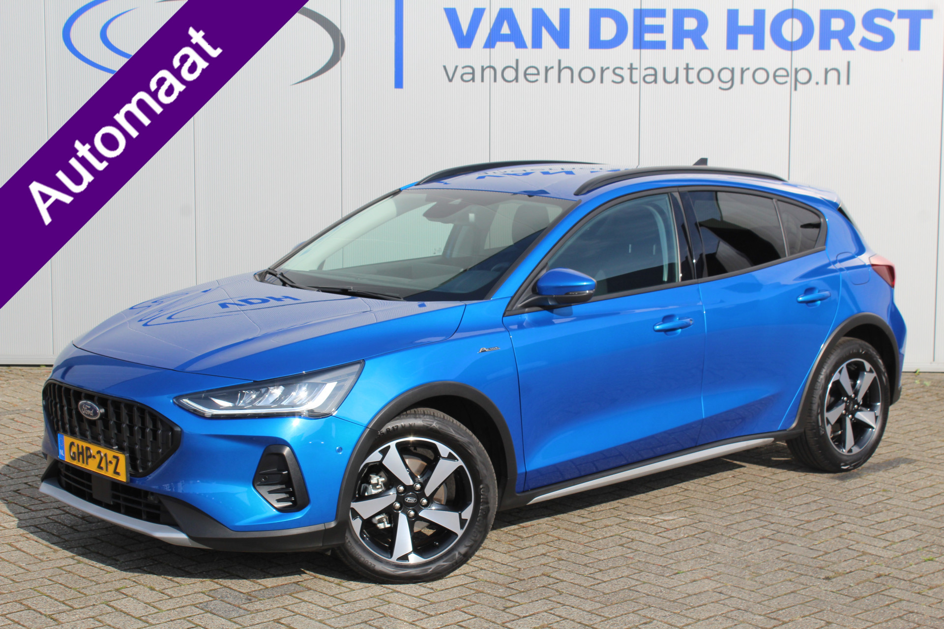 Ford Focus 1.0-155pk EcoBoost Mild-Hybrid 'Active' AUTOMAAT ! Trekgewicht 1.500kg ! Slechts 6.450km ! Ruim €. 9.000,- beneden de nieuwprijs ! Volautm. airco dual, navigatie, telefoonvoorb., adaptive cruise control, LED verlichting, metallic lak, camera, front-, lane- en side assist, LM wielen, Isofix etc.