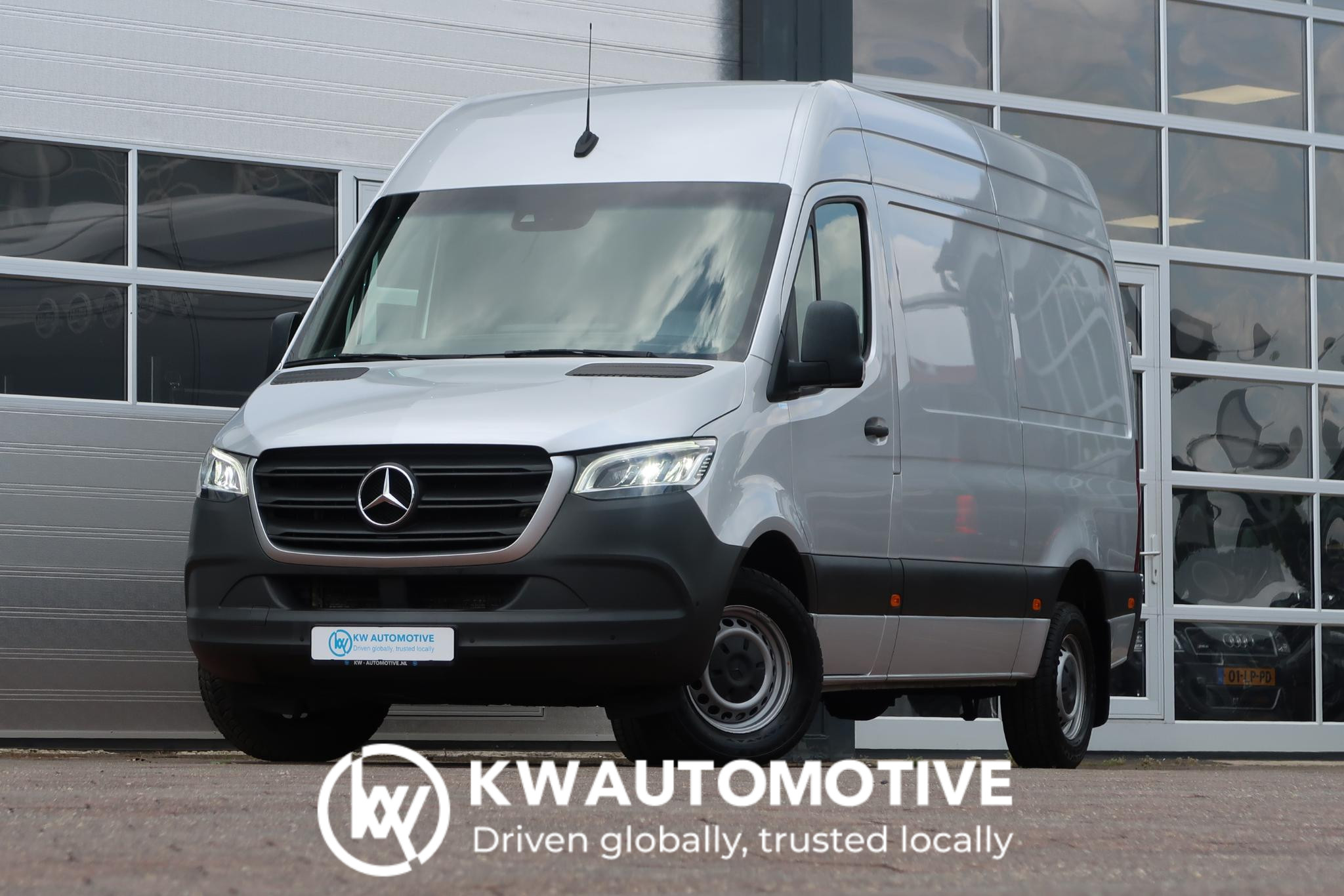 Mercedes-Benz Sprinter 317 1.9 CDI L2H2 AUT/ CAMERA/ LED/ CRUISE/ CLIMA/ MBUX