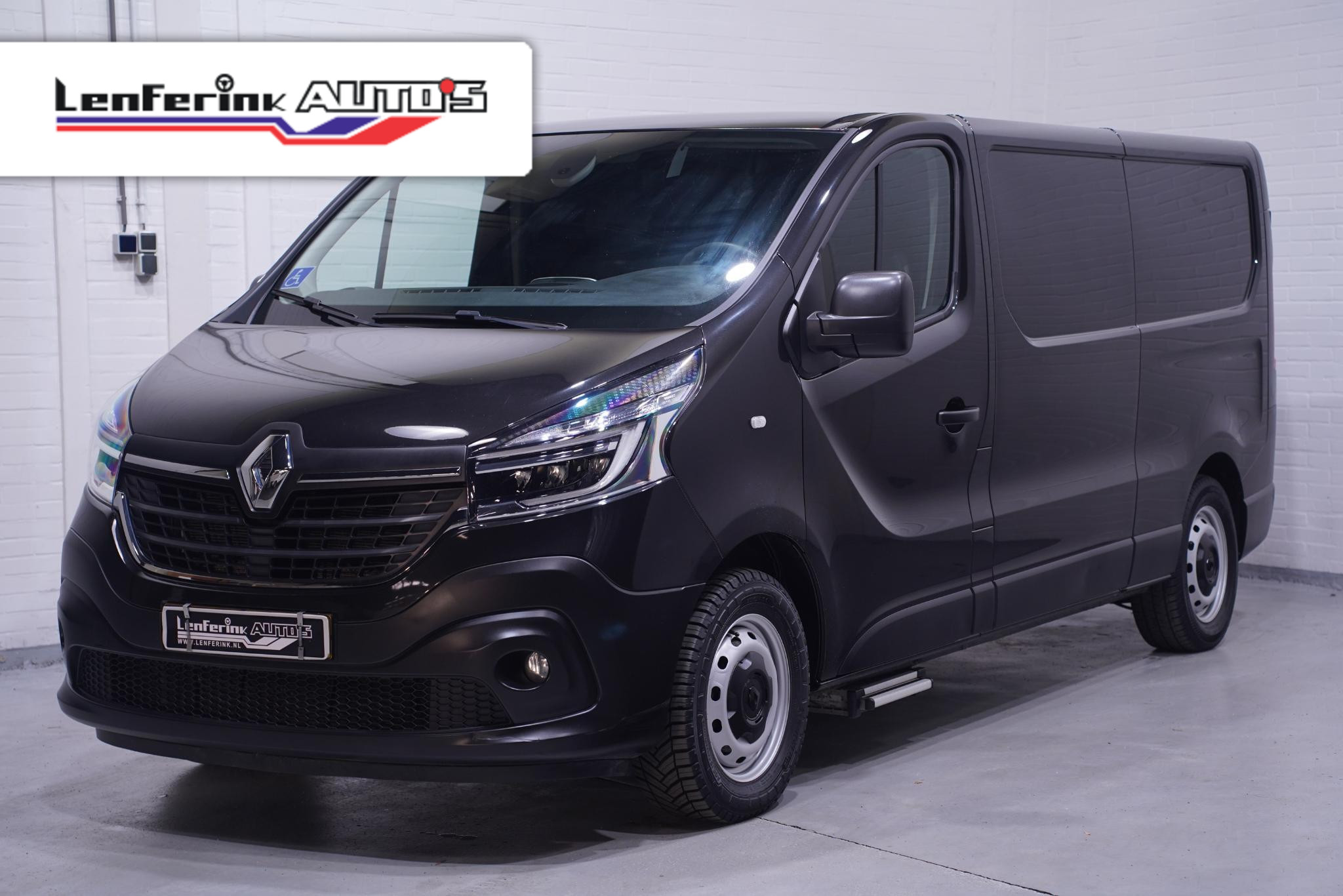 Renault Trafic 2.0 DCi 145 pk Automaat L2H1 Navi, Camera Rolstoel lift achter, LED Koplampen, Airco ECC, NL Auto, 2-Zits