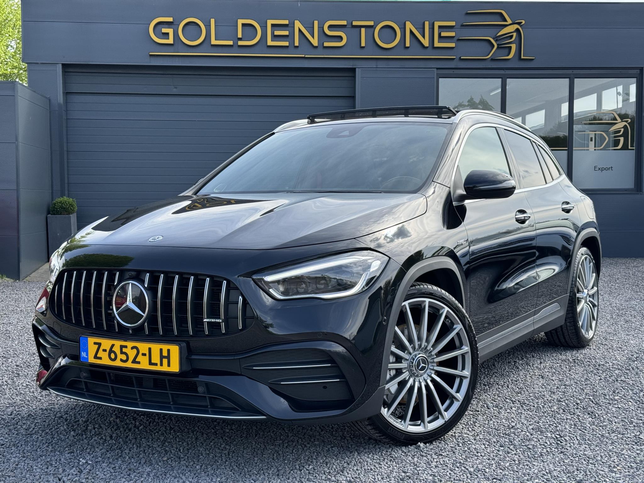 Mercedes-Benz GLA AMG 35 4MATIC 1e Eigenaar,Burmester Soundsystem,Panoramadak,Trekhaak,Kuipstoelen,Ambient Lighting,Vol Optie,APK tot 04-2026