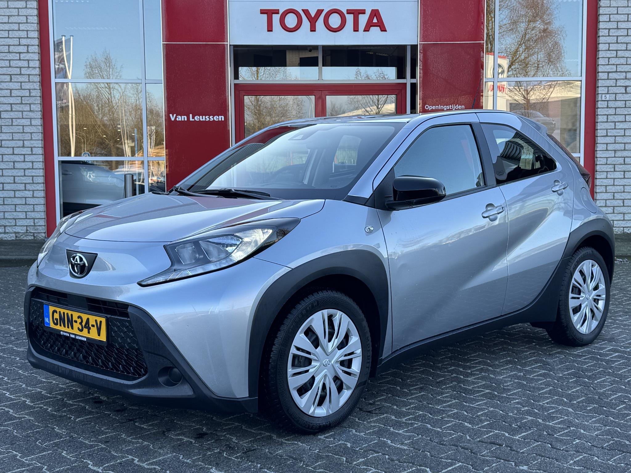 Toyota Aygo X PLAY 4S-BANDEN AD-CRUISE AIRCO APPLE/ANDROID CAMERA BLUETOOTH EL-RAMEN/SPIEGELS