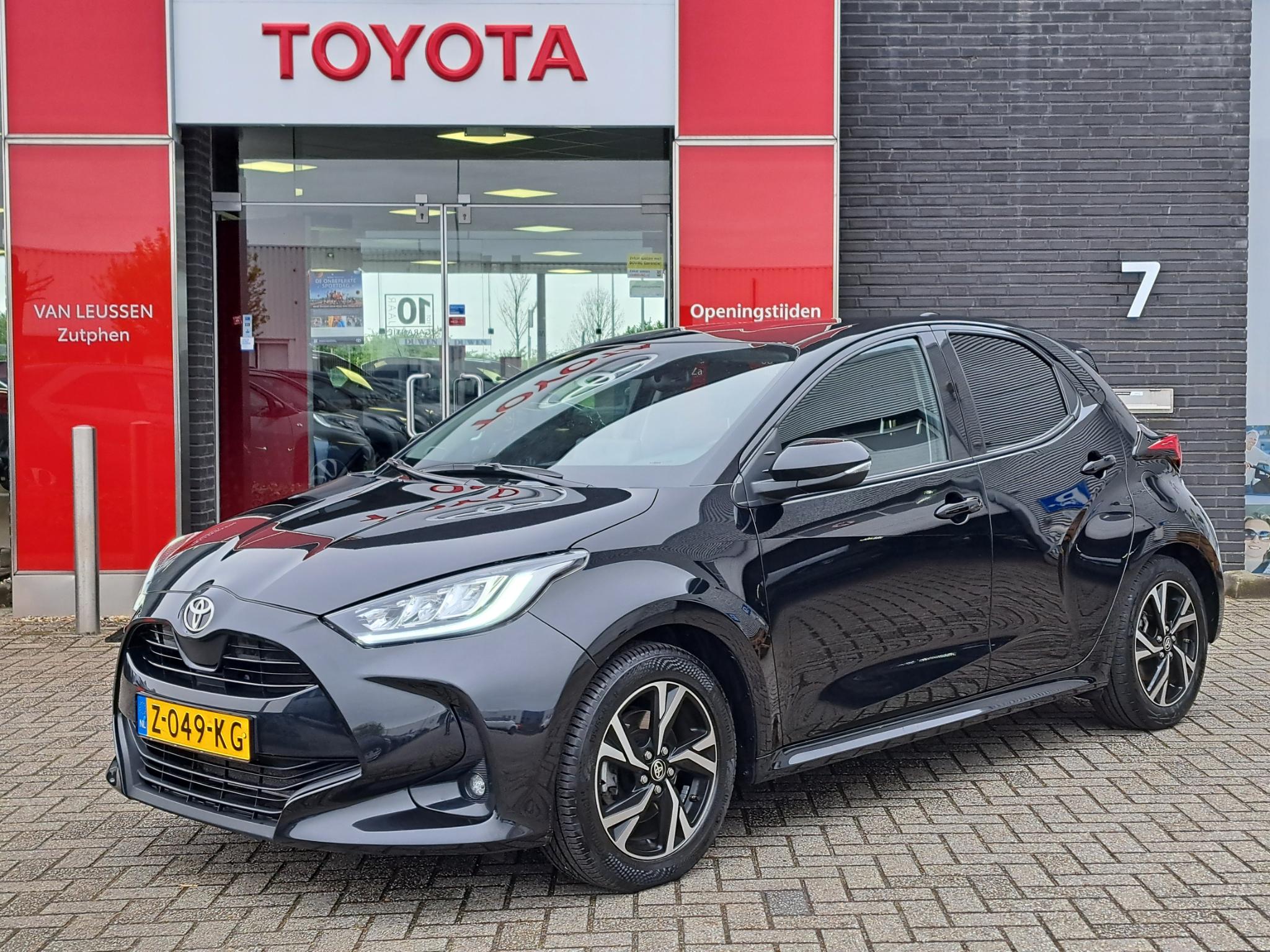 Toyota Yaris 1.5 Hybrid 115 First Edition APPLE/ANDROID AD-CRUISE LM-VELGEN CAMERA NAVI LED NL-AUTO