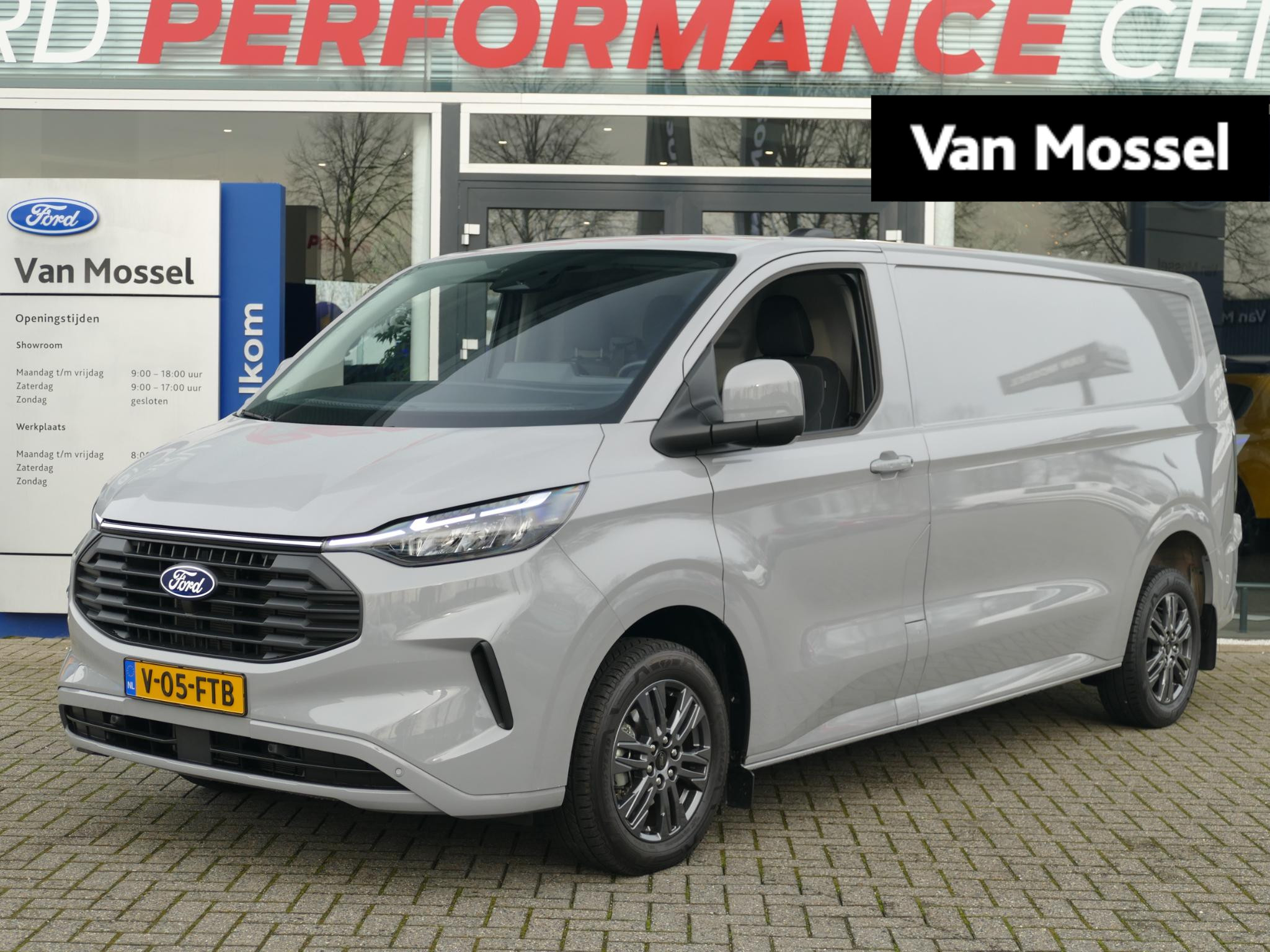 Ford Transit Custom 320 2.0 TDCI L2H1 Limited | 17 INCH VELGEN | GREY MATTER | NAVI | STOELVERWARMING |