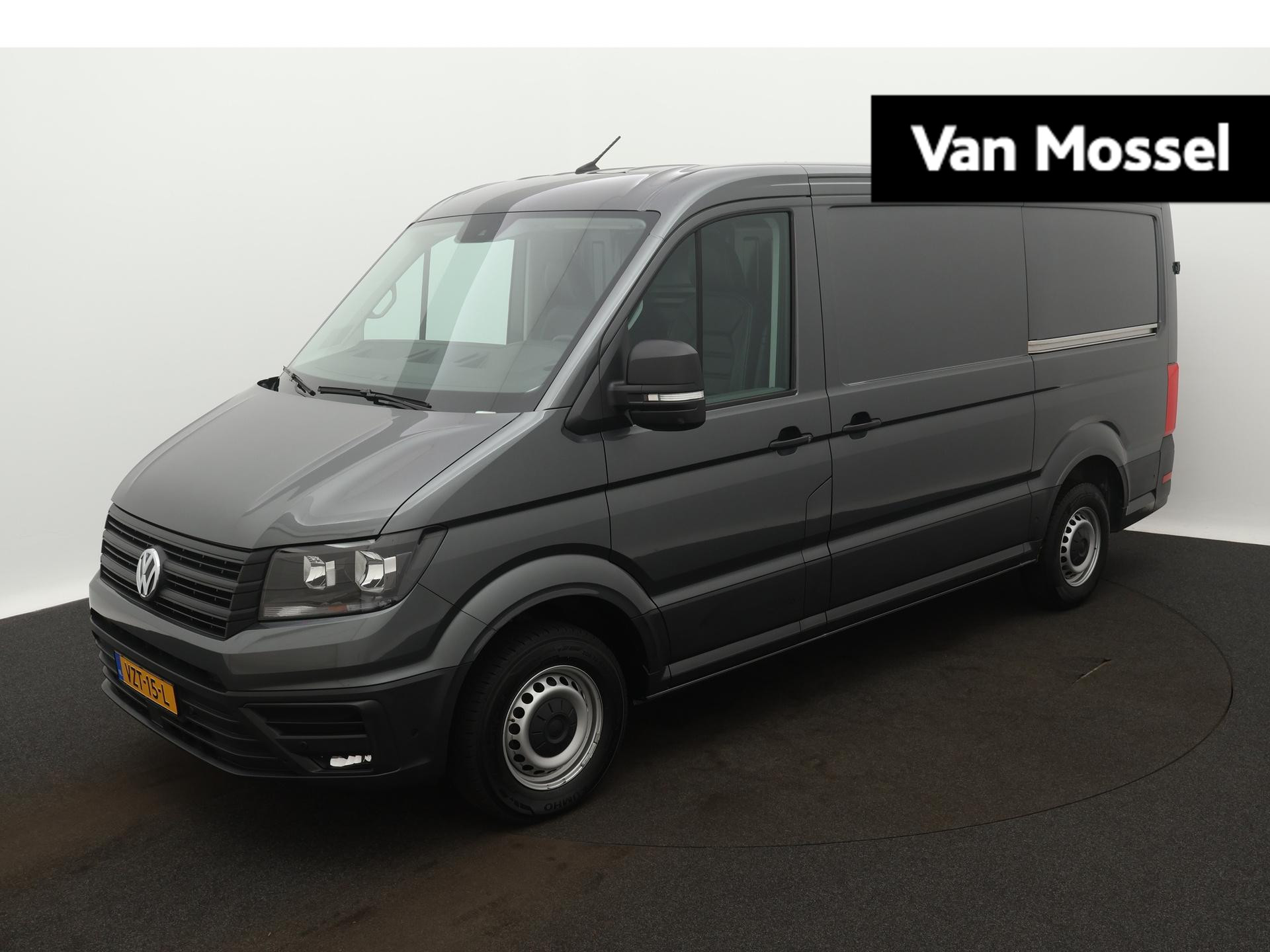 Volkswagen Crafter 35 2.0 TDI L3H2 Highline | Automaat | Trekhaak | Radio | Airco | Camera | Parkeerhulp voor + achter | Schuifdeur links + rechts |