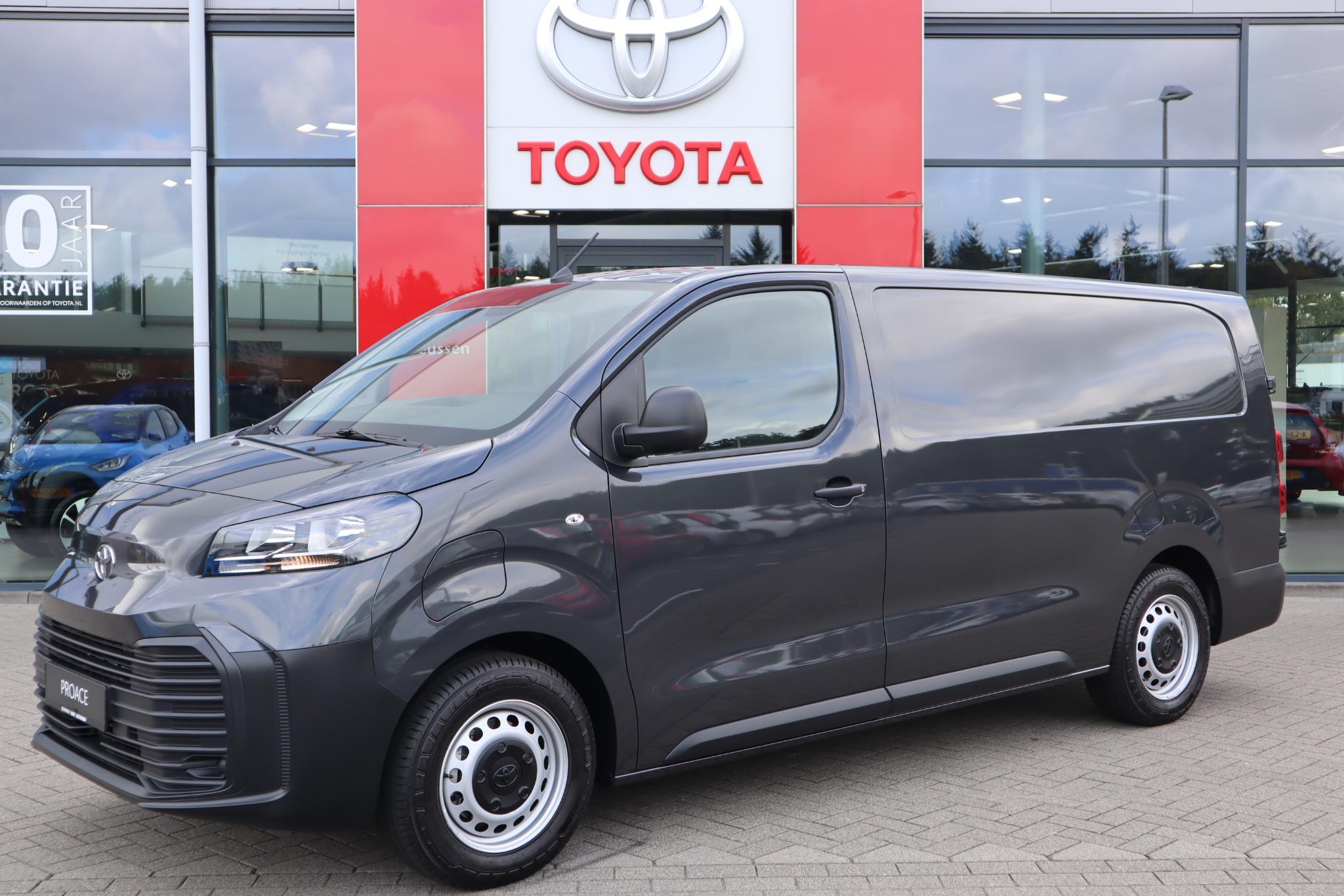Toyota ProAce Long Worker CHALLENGER 75KWH ELECTRIC 3-PERS APPLE/ANDROID CRUISE P-SENSOREN DAB+ NIEUW UIT VOORRAAD LEVERBAAR!
