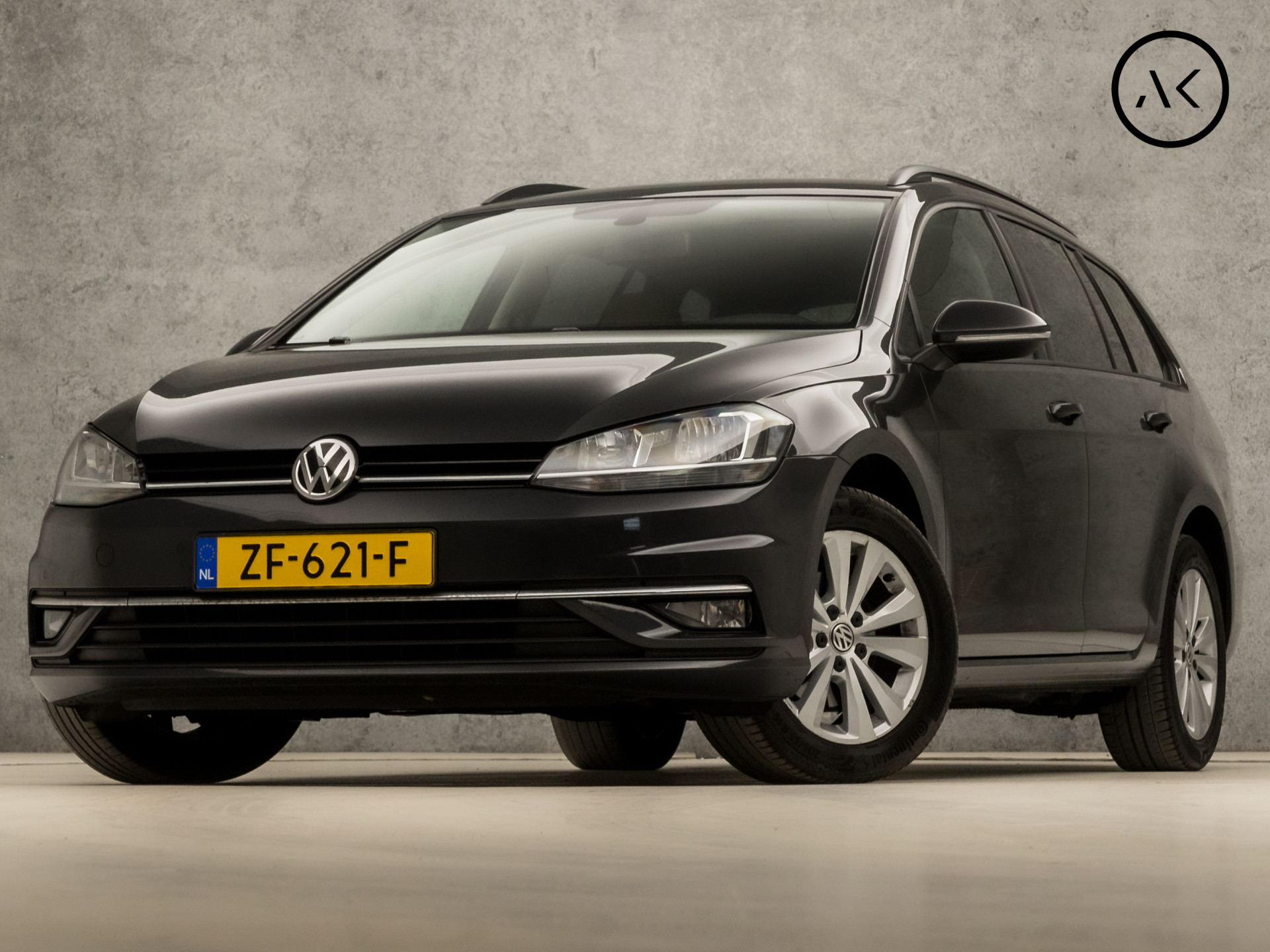 Volkswagen Golf Variant 1.0 TSI Sportline Automaat (GROOT SCHERM, CLIMATE, GETINT GLAS, LEDEREN SPORTSTOELEN, ADAPTIVE CRUISE, PARKEERSENSOREN, NIEUWE APK, NIEUWSTAAT)