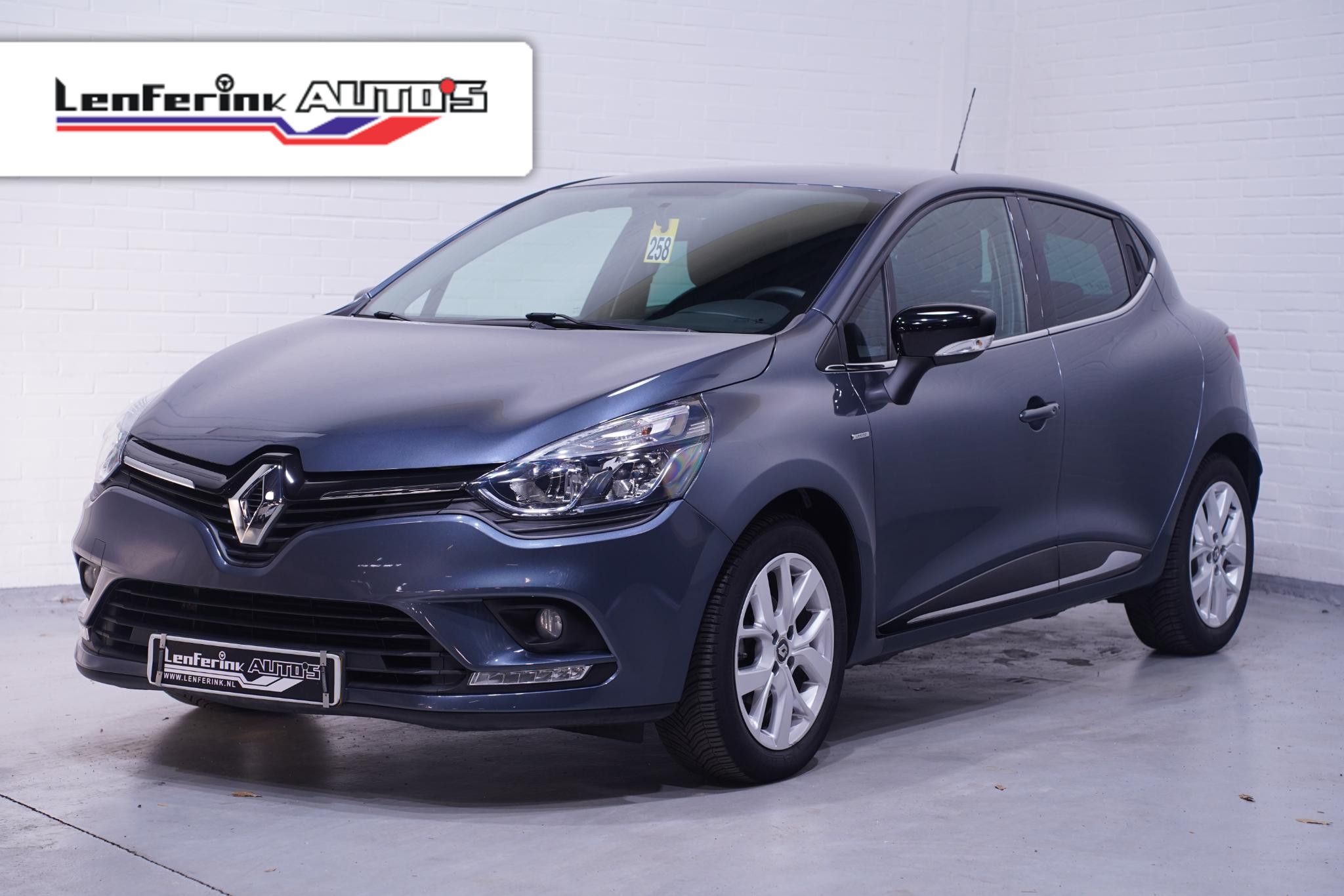 Renault Clio 0.9 TCe Limited Navi PDC Apple Carplay 1e Eigenaar NAP