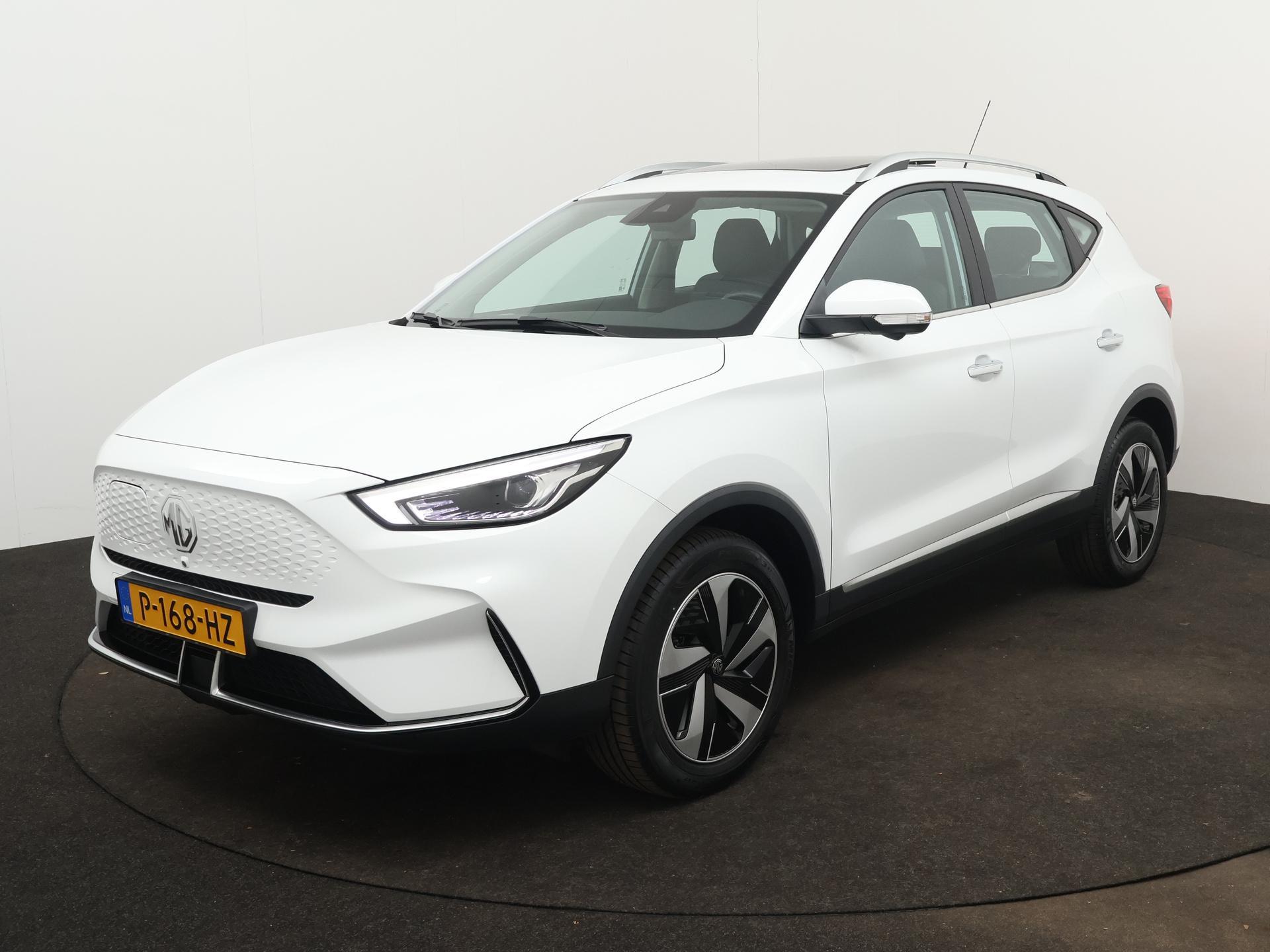 MG ZS-EV Standard Range Luxury 50 kWh | Leder | Panoramadak | Navi | 360 Camera | Apple CarPlay | Led Koplampen |