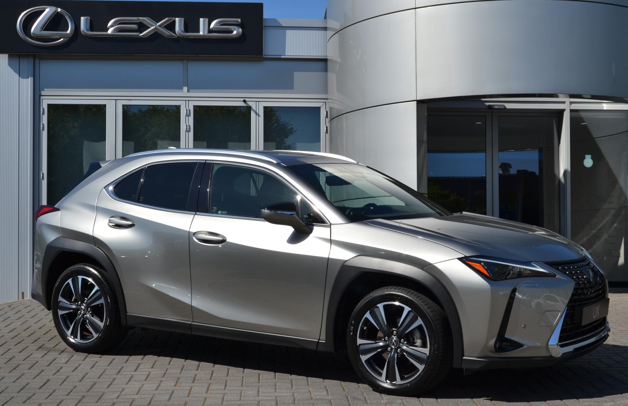 Lexus UX 250h Luxury Line FACELIFT LEDER STOELVERW STUURVERW EL-ACHTERKLEP PARK-SENS