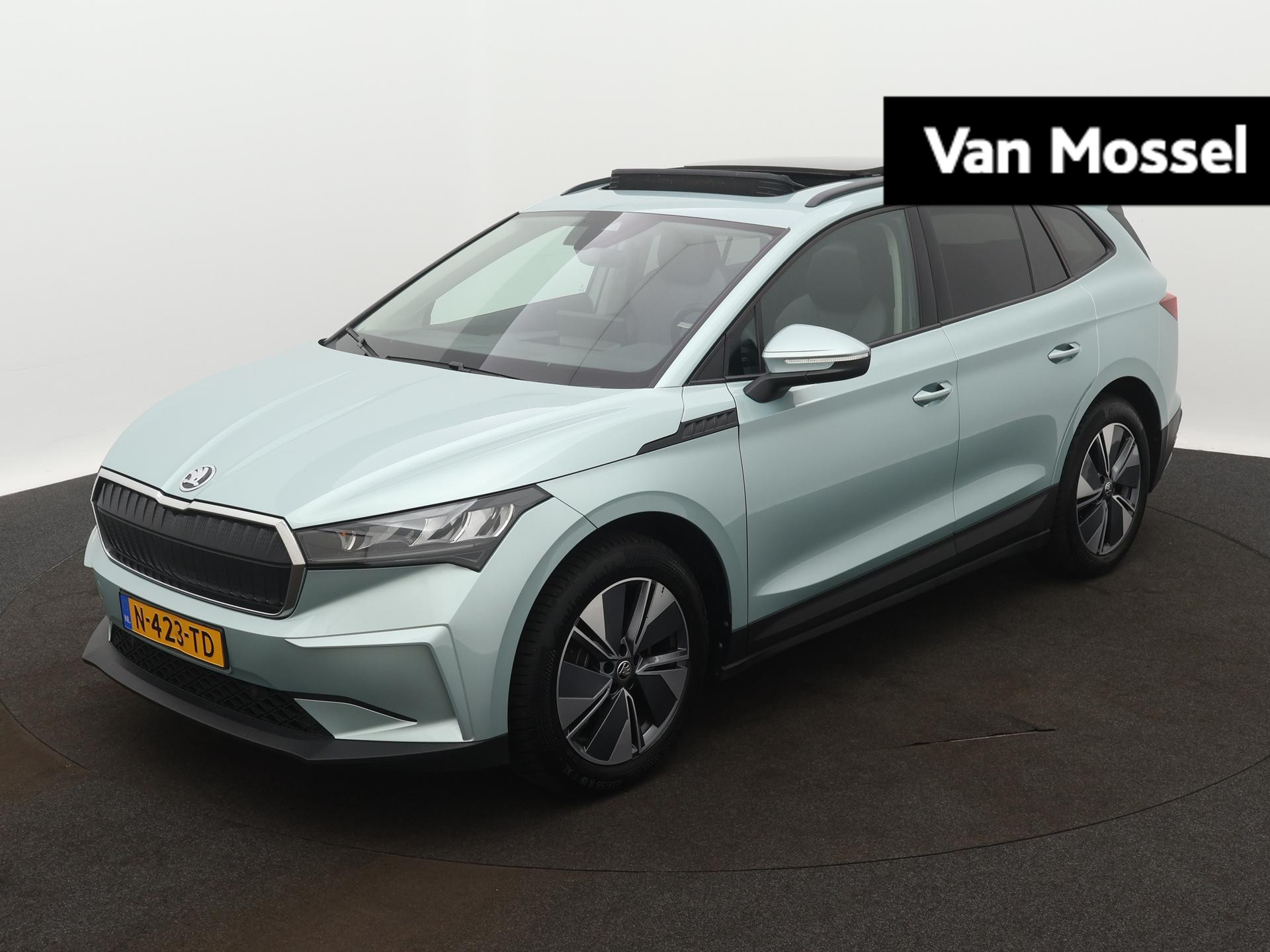 Škoda Enyaq iV 60 | PANORAMADAK | STOEL-STUUR VERWARMING | HALF-LEDER | ELEK.LAADKLEP | CLIMATE CONTROL | NAVIGATIE | ADAPTIEF CRUISECONTROL |