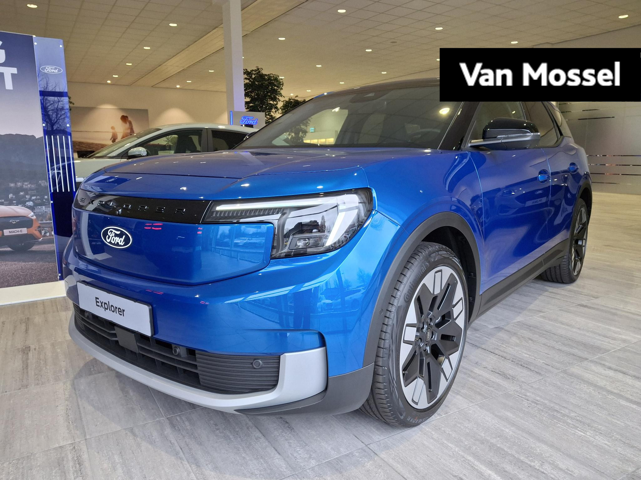 Ford Explorer EV Premium Extended Range RWD 77 kWh NU MET € 3.000,- VOORDEEL!