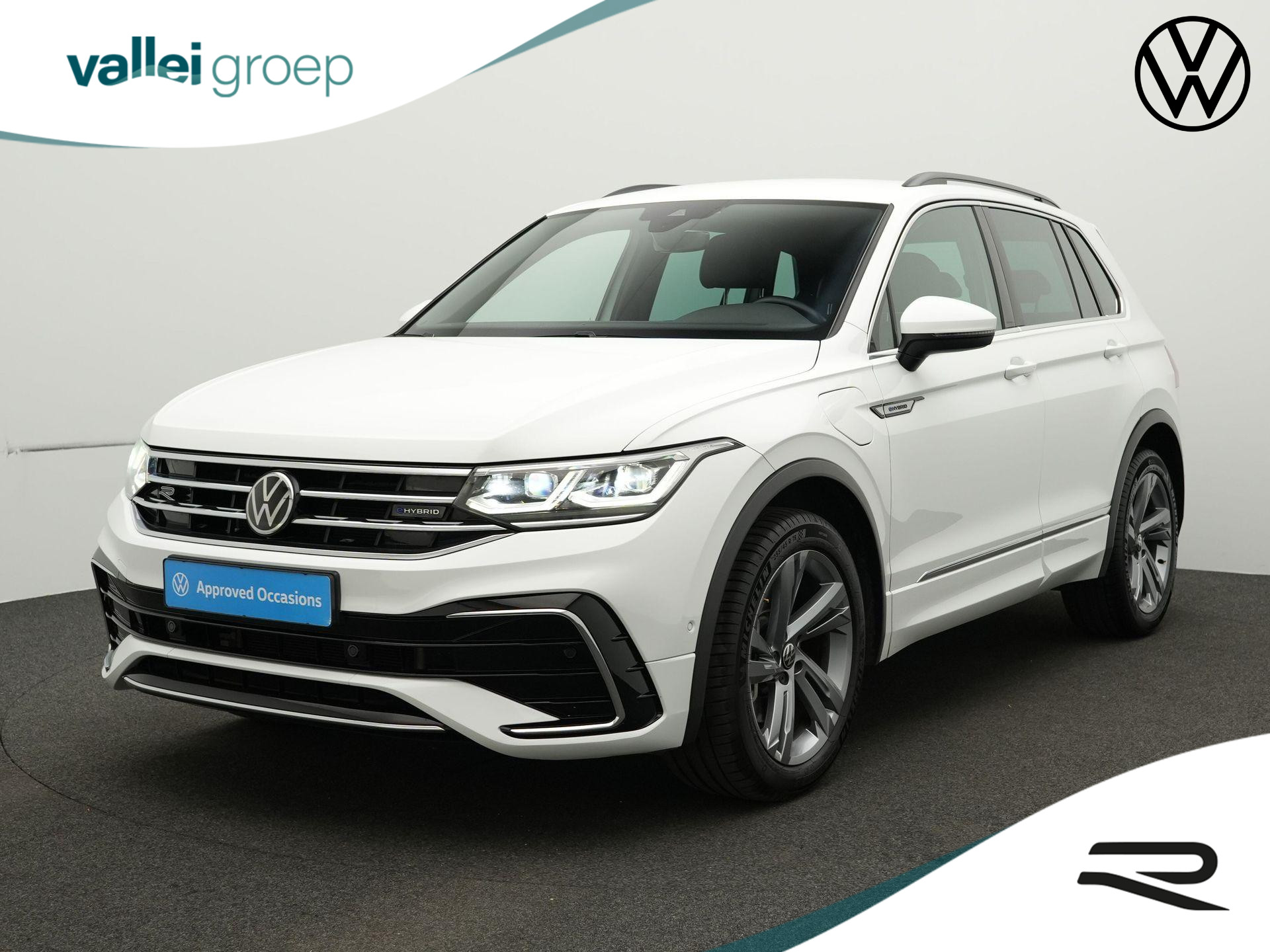 Volkswagen Tiguan 1.4 TSI eHybrid 245 pk DSG R-Line Business+ | Navigatie | Keyless Entry | Adaptive Cruise | Achteruitrijcamera | Climatronic