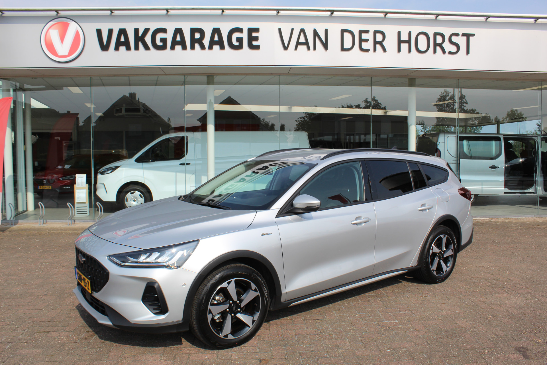 Ford Focus Wagon 1.0 EcoBoost,155pk Active Automaat 1500 kg trekgewicht , Climate control , Adap.cruise control Bluetooth , Navigatie
