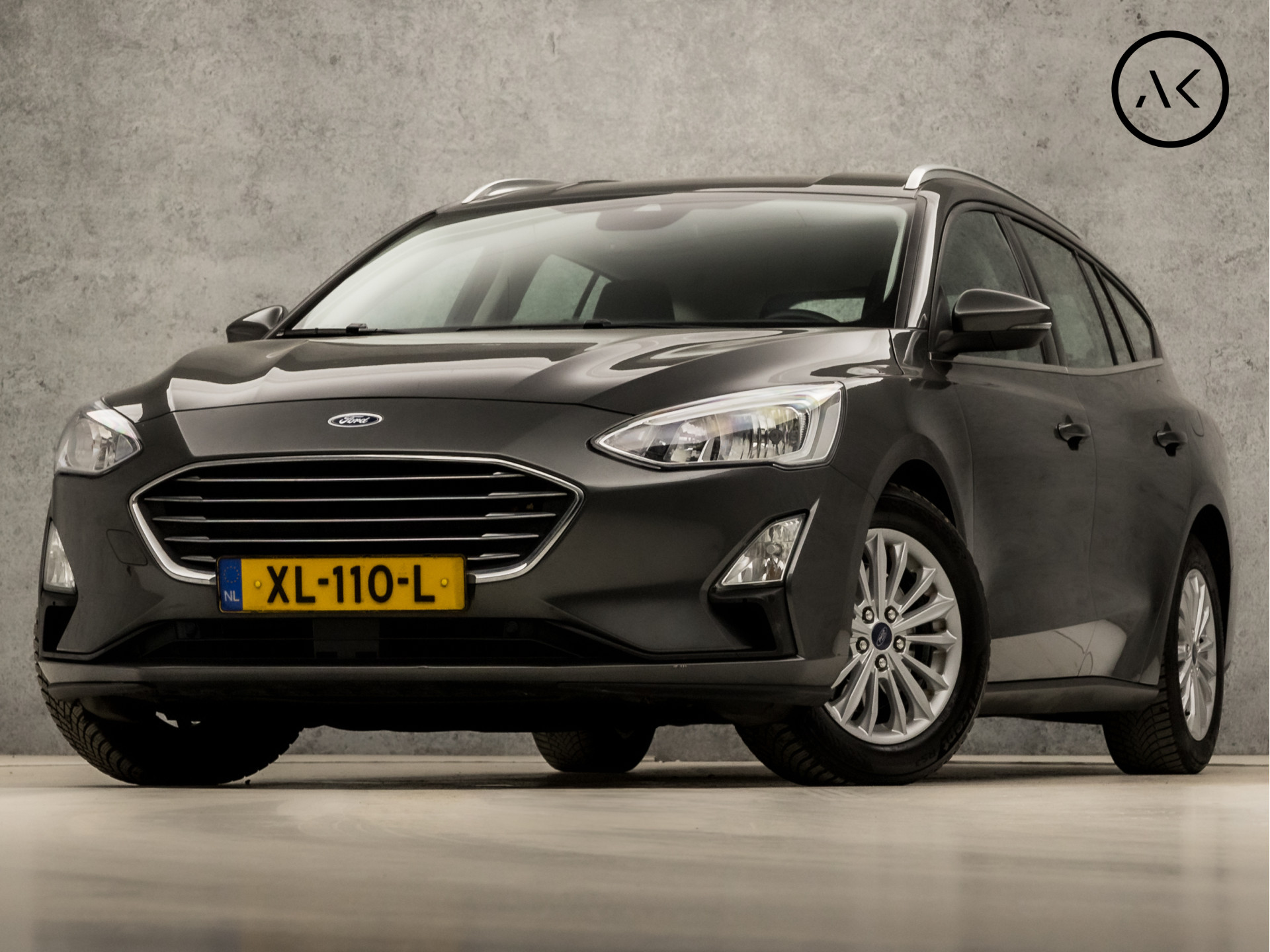 Ford Focus Wagon 1.0 EcoBoost Titanium Automaat (APPLE CARPLAY, GROOT NAVI, CLIMATE, TREKHAAK, SPORTSTOELEN, PARKEERSENSOREN, KEYLESS, NIEUWE APK, NIEUWSTAAT)