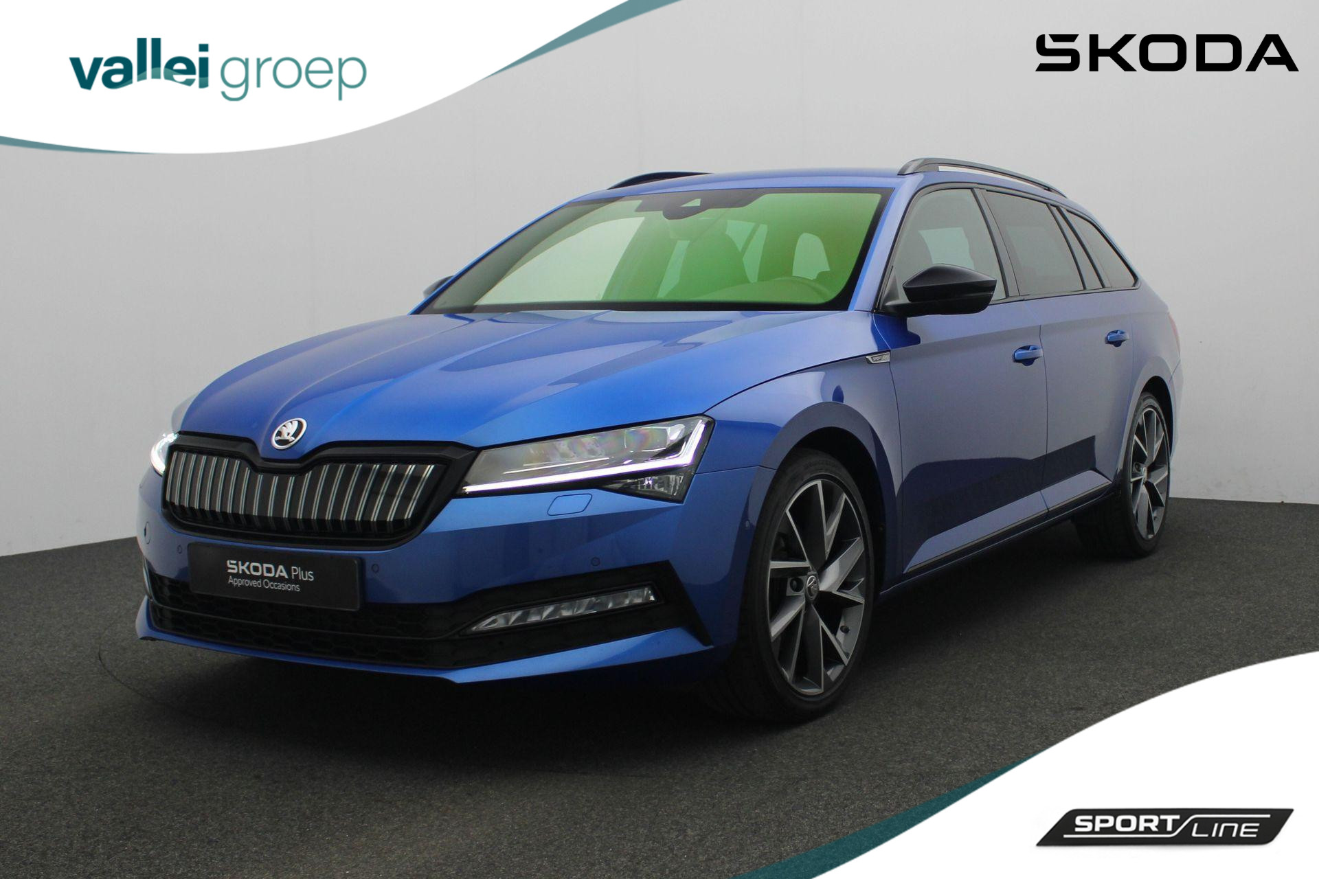 Škoda Superb Combi 1.4 TSI 218 pk DSG iV Sportline Business | Geheugenstoelen | Navigatie Columbus | Adaptief onderstel | Leder/alcantara | Matrix LED | Stoel-/achterbankverwarming