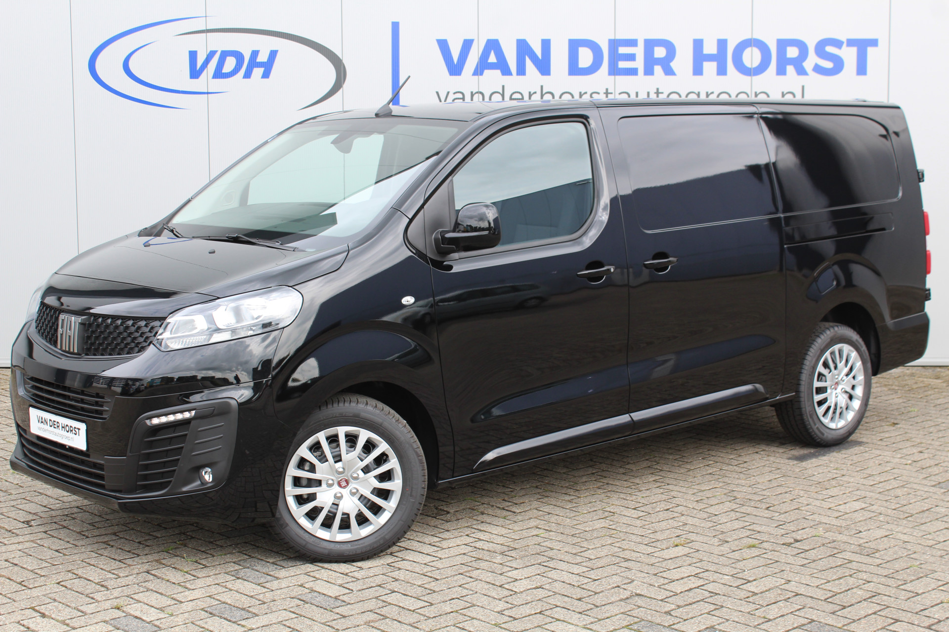 Fiat Scudo 2.0-145pk MultiJet L3H1 Professional. Airco, navigatie, boordcomputer, schuifdeur li.+re., regensensor, Apple carplay/Android auto, metallic lak, cruise cntrl, 3-zits, bluetooth telefoonvoorb. etc.